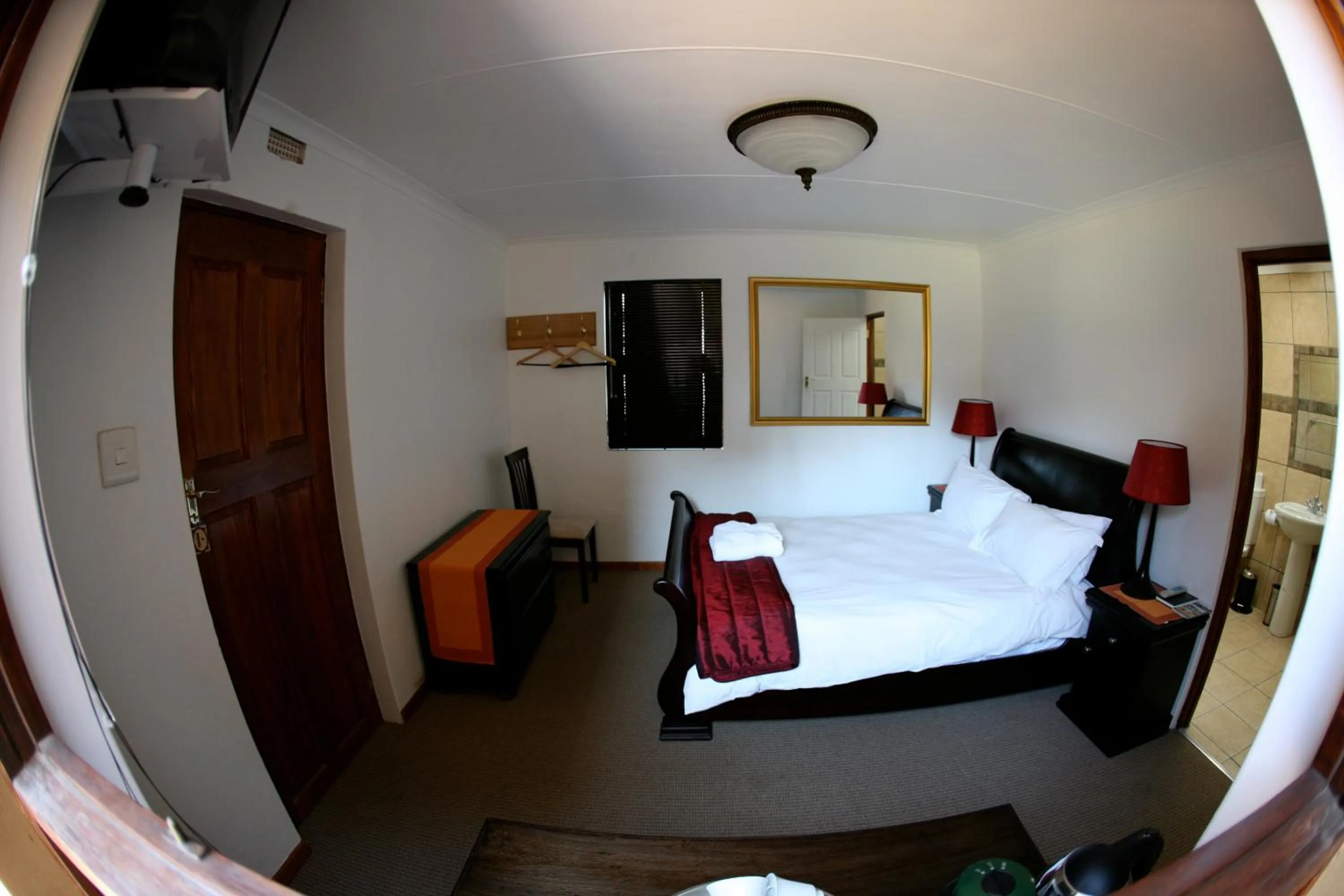 Photo of the whole room, Bed in Mountain Dew Guest House