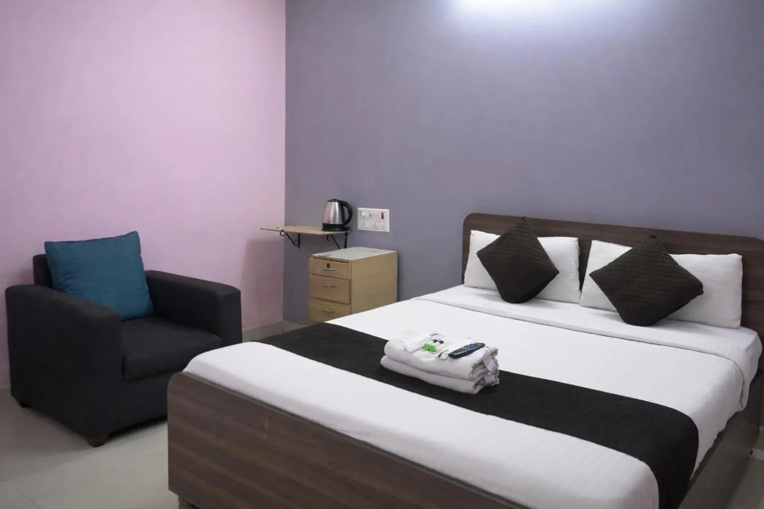 Bedroom, Bed in Hotel Golden Suites