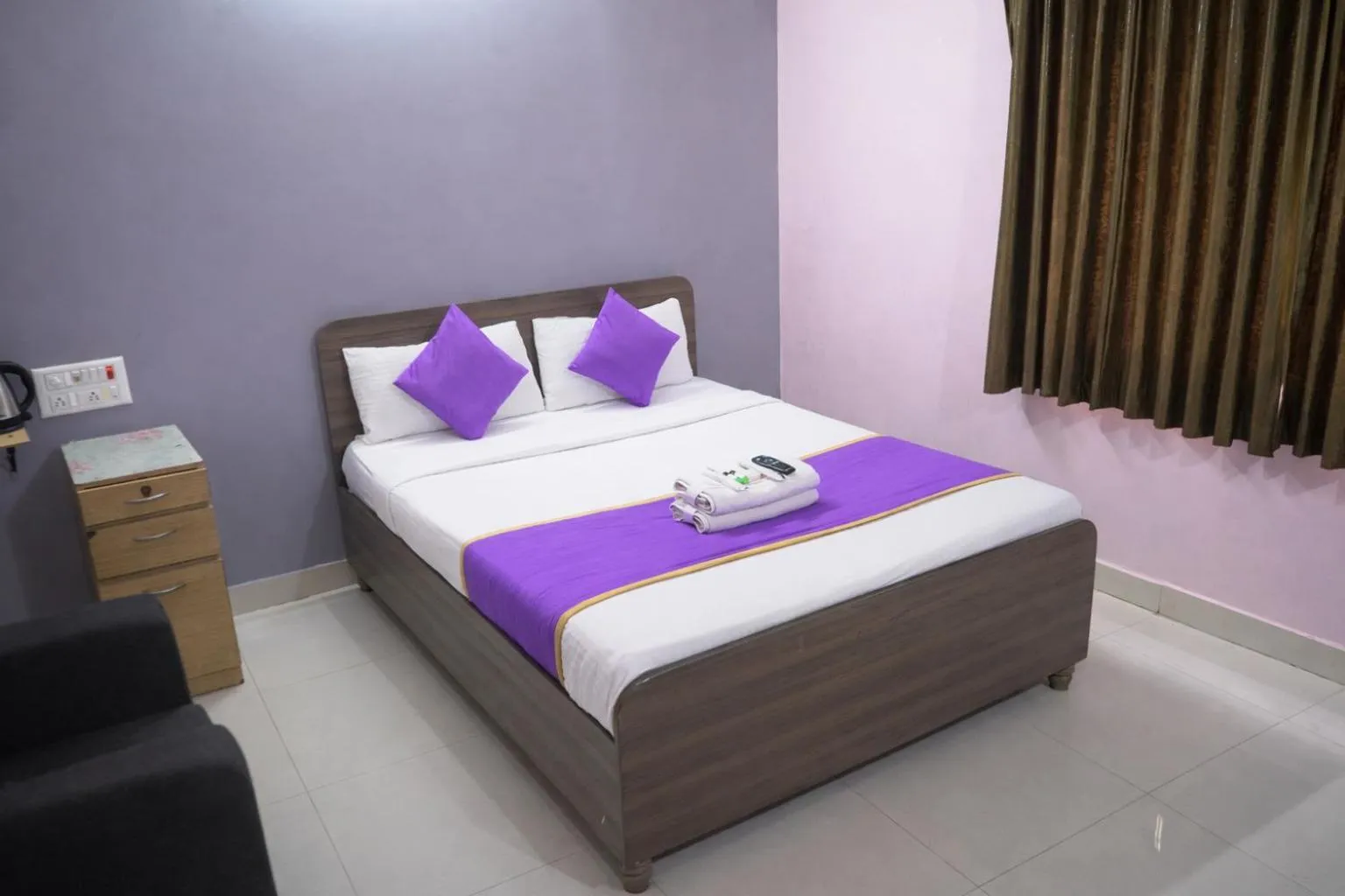 Bedroom, Bed in Hotel Golden Suites