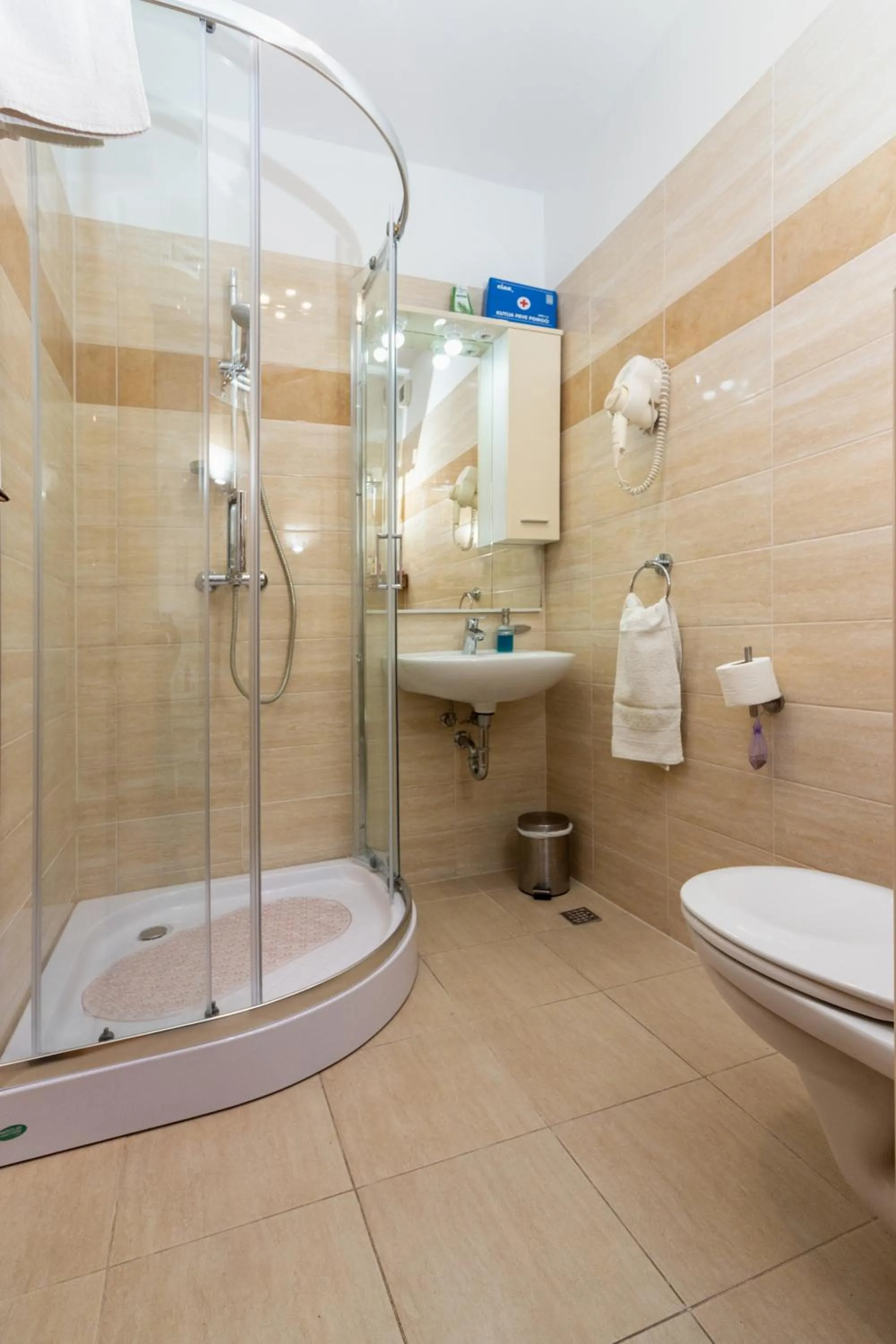 Shower in Apartments Cordis