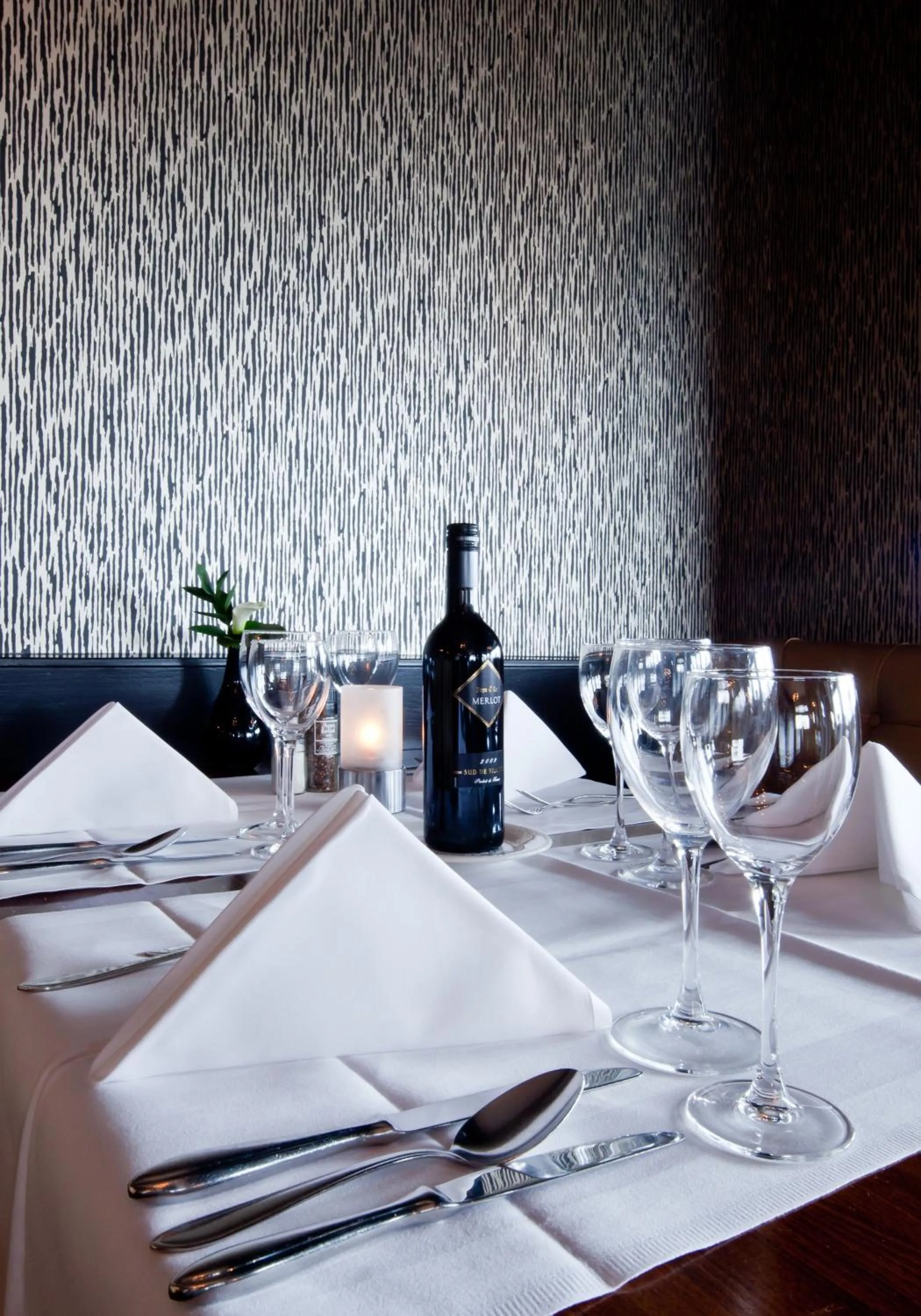 Restaurant/places to eat in Van der Valk Hotel Avifauna