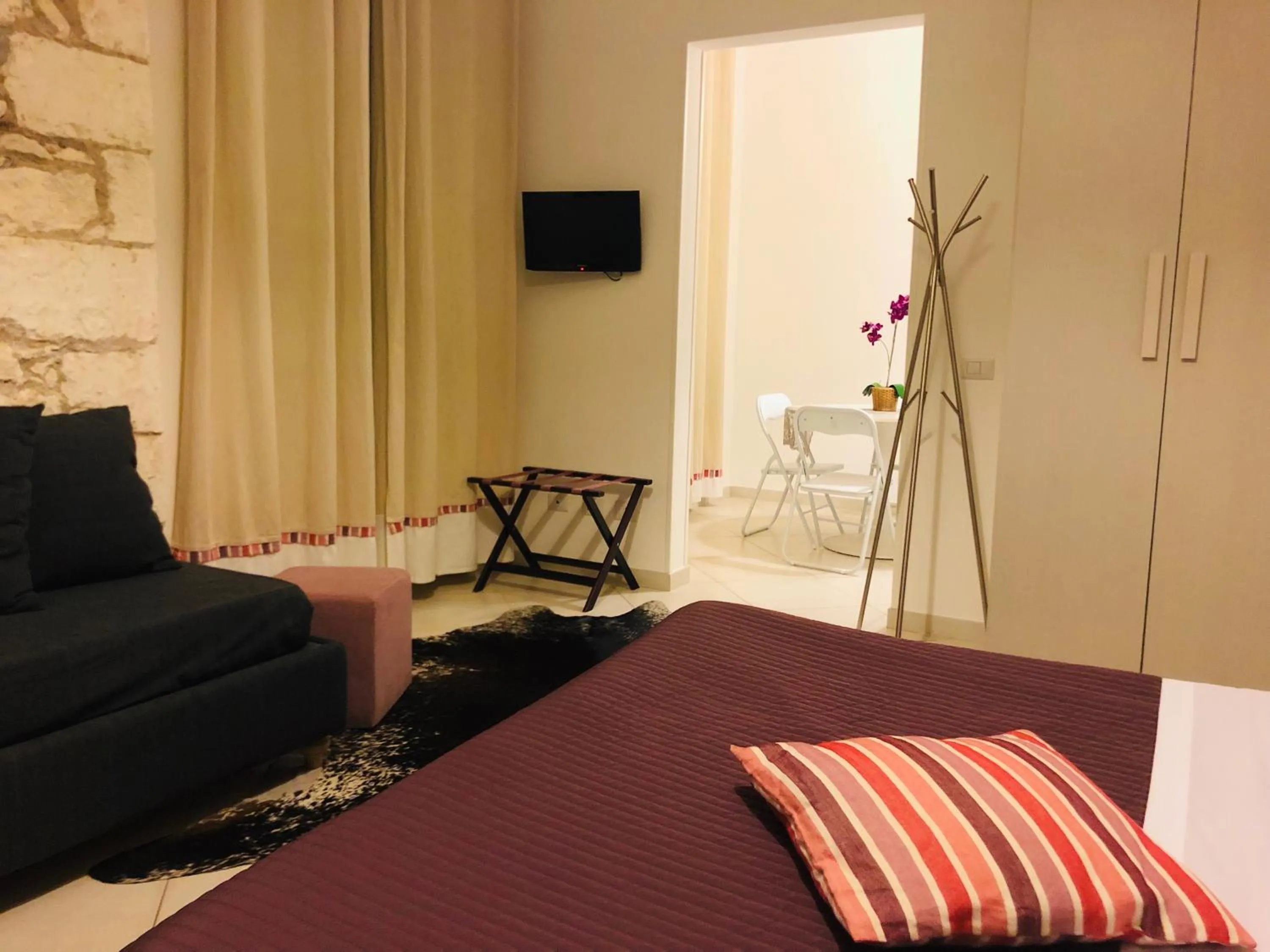 Photo of the whole room, Bed in I Santi Coronati