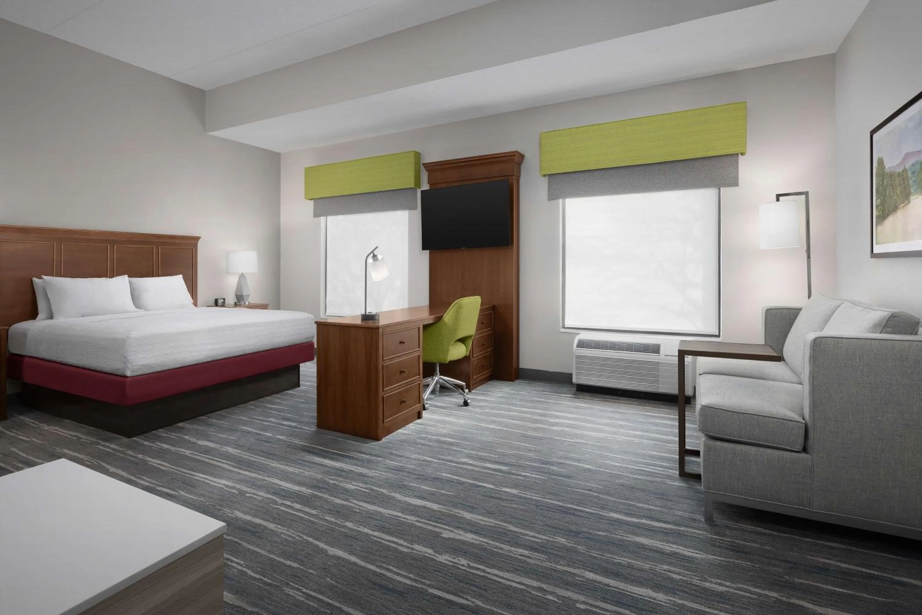 Bedroom, Bed in Hampton Inn and Suites Lynchburg