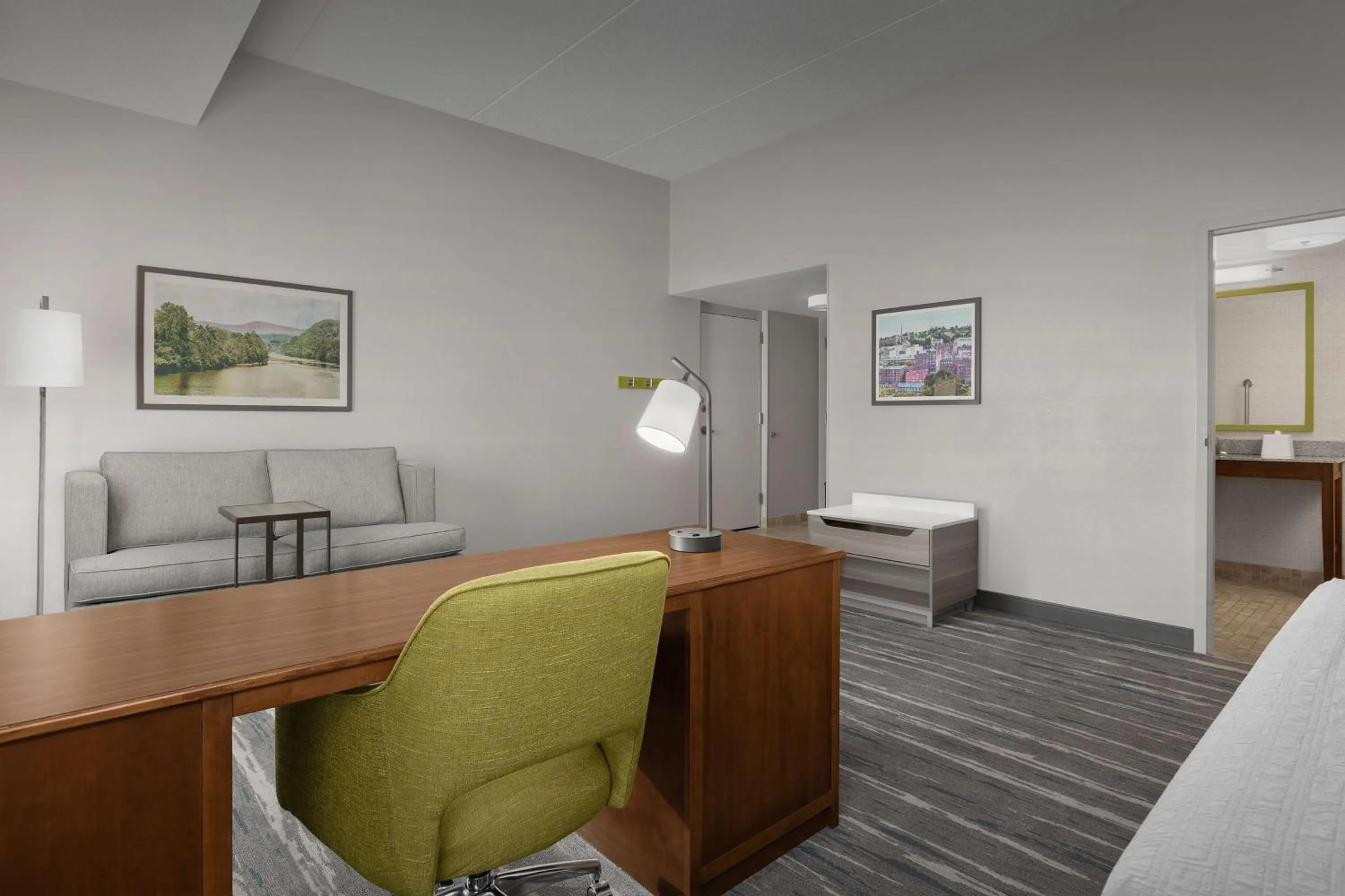 Bedroom in Hampton Inn and Suites Lynchburg