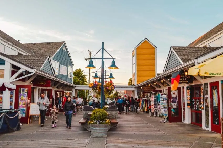Nearby landmark in Steveston Waterfront Hotel