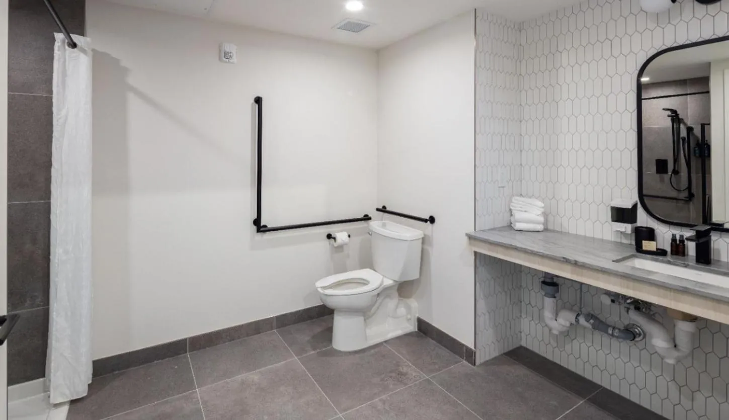 Bathroom in Steveston Waterfront Hotel