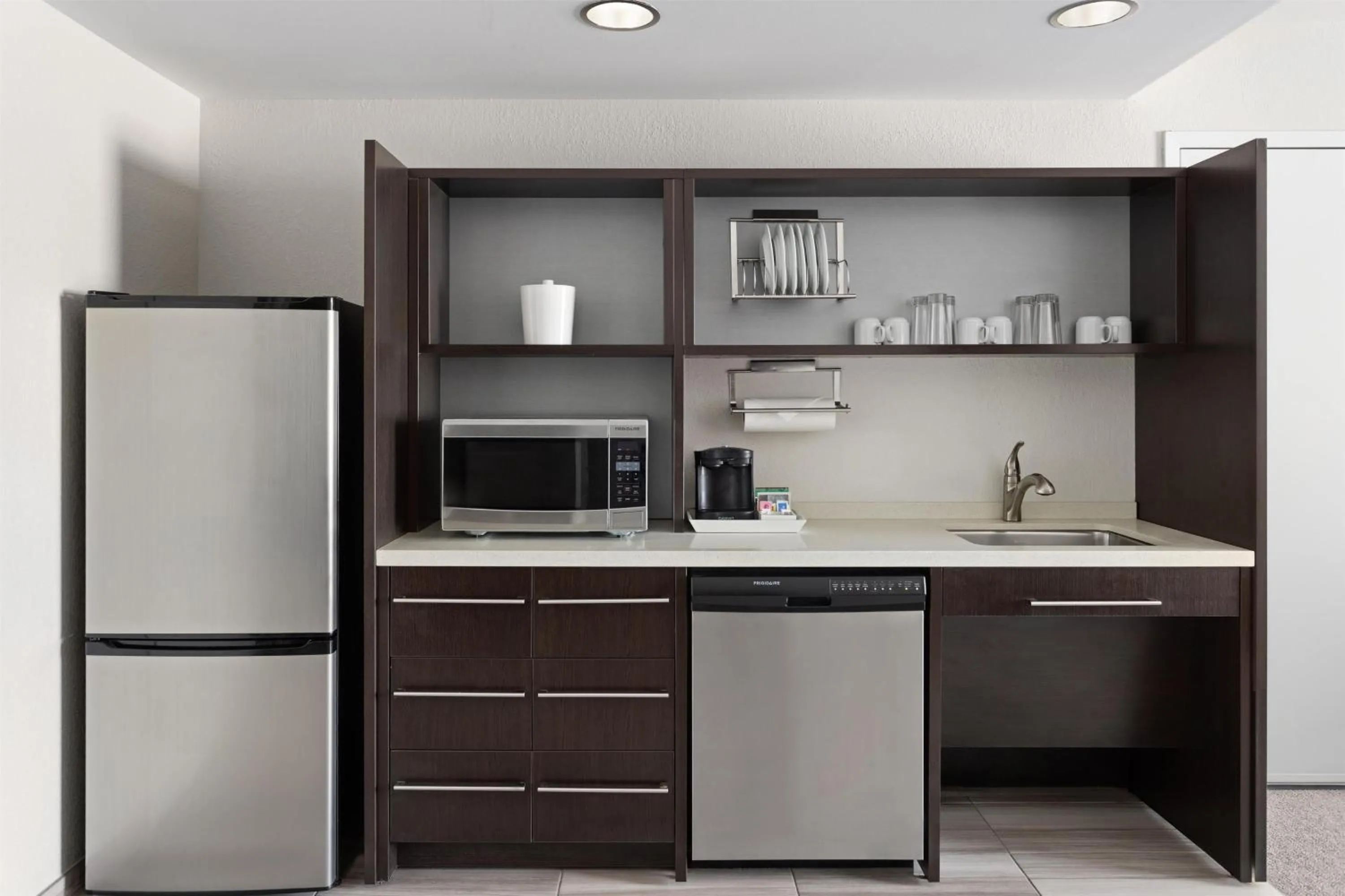 Kitchen or kitchenette in Home2 Suites Dover