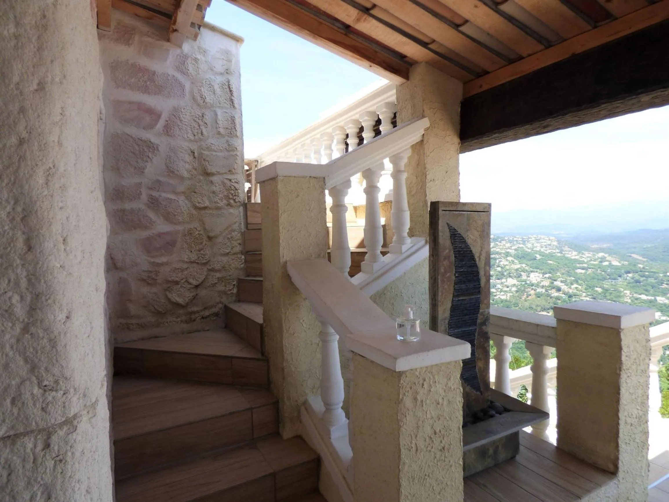 Facade/entrance in Chambre d'Hôtes avec kitchenette Vue Mer et montagnes L'Estérel Panoramique