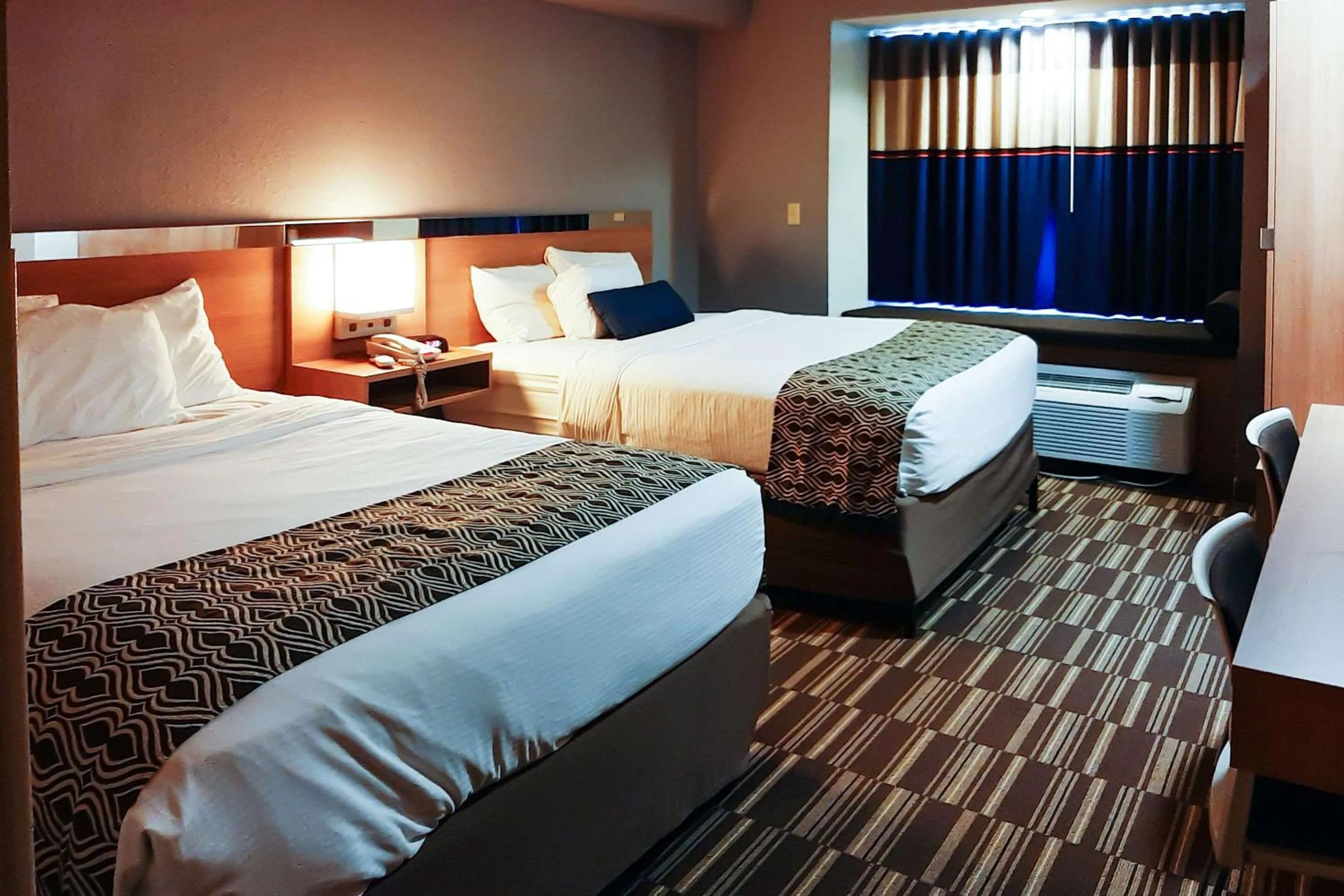 Bedroom, Bed in Starkville Inn & Suites