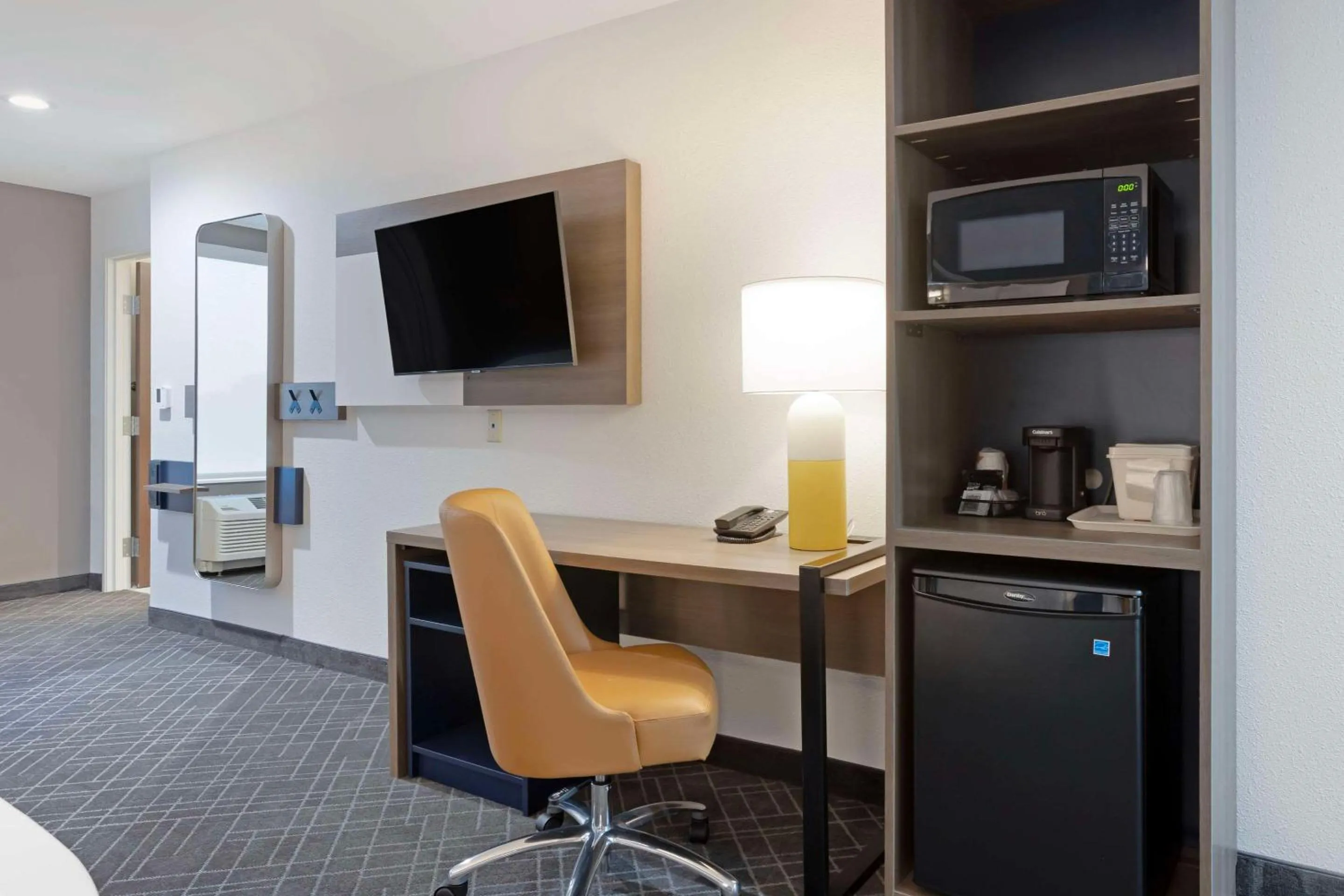 Bedroom in Comfort Inn & Suites Mountain Grove US-60