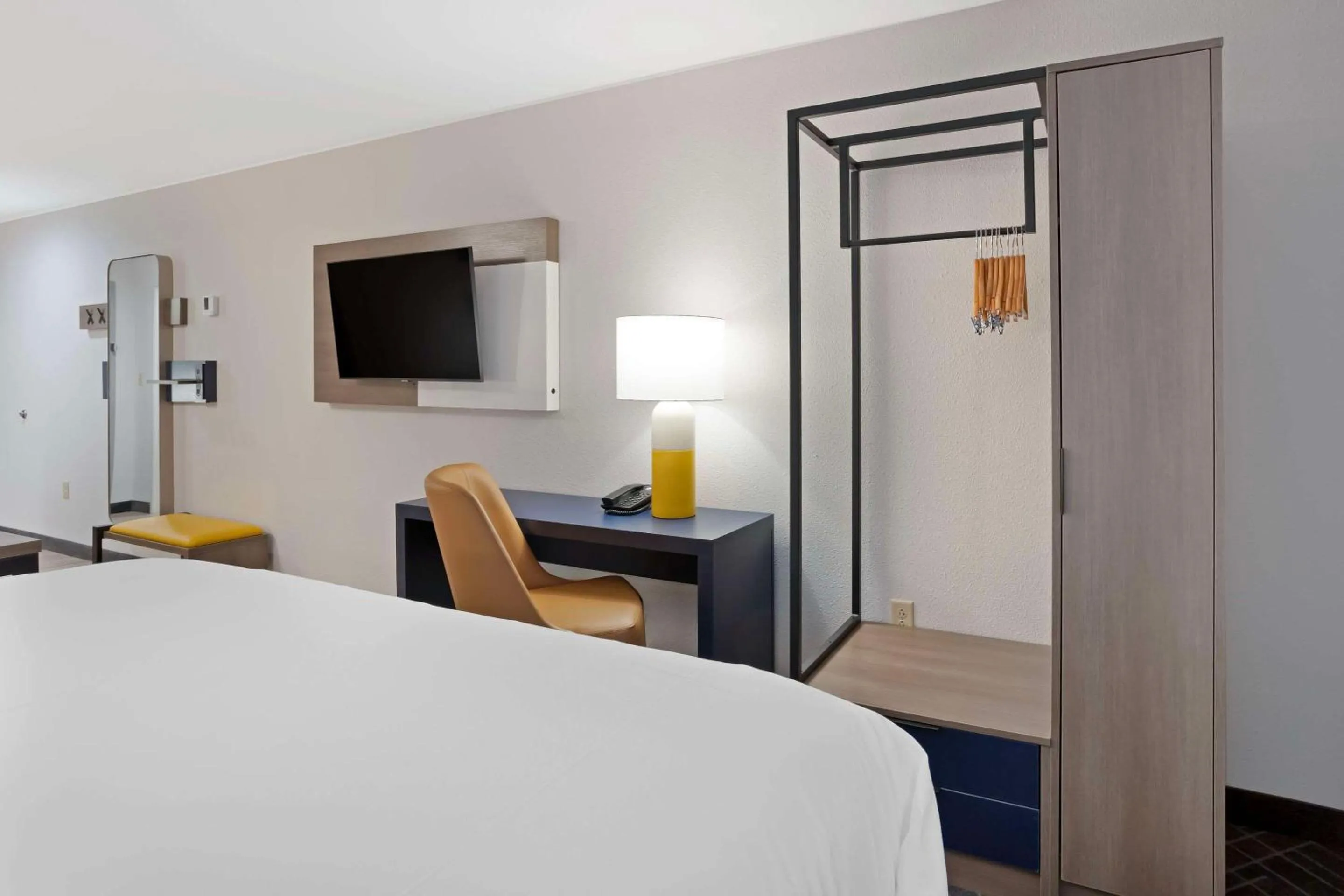 Bedroom, Bed in Comfort Inn & Suites Mountain Grove US-60