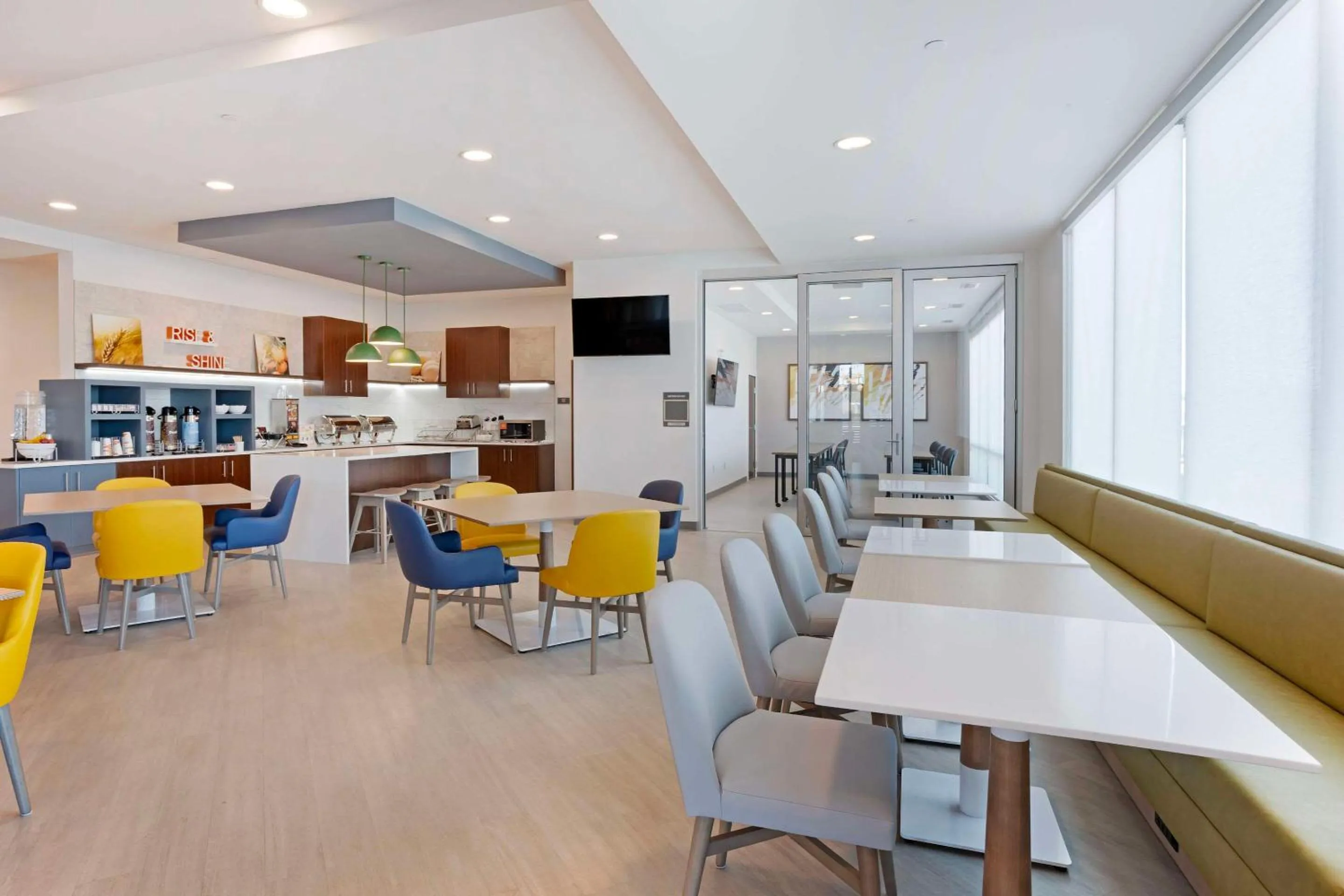 Breakfast in Comfort Inn & Suites Mountain Grove US-60