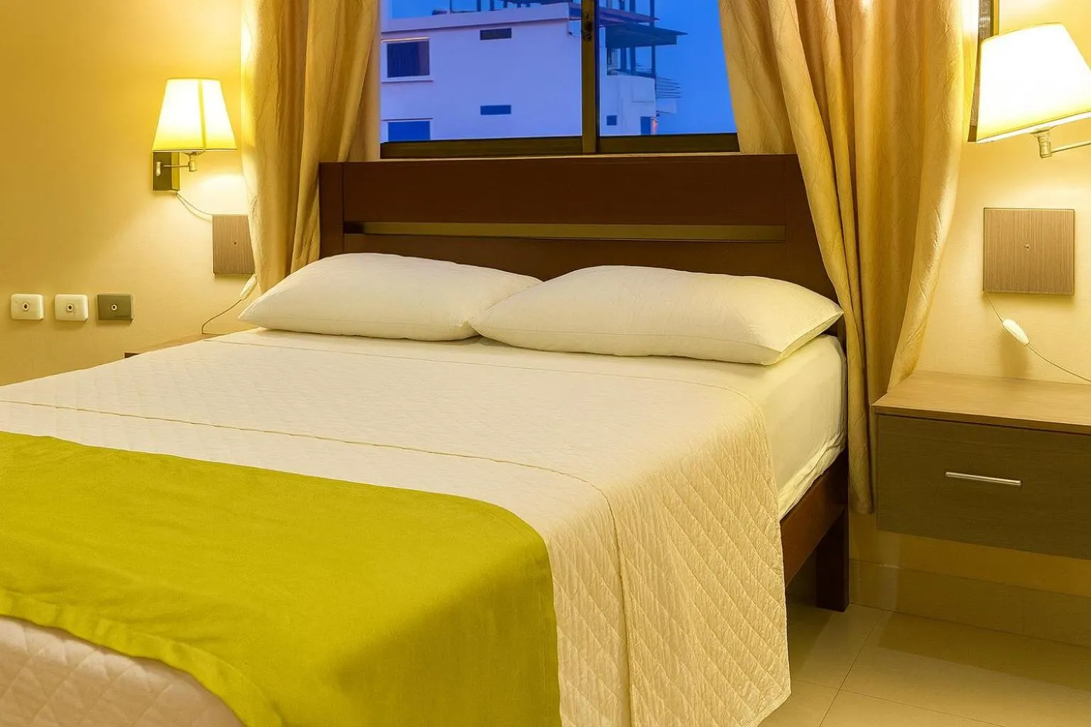 Bed in HOTEL MANTA BEACH MADRIGAL