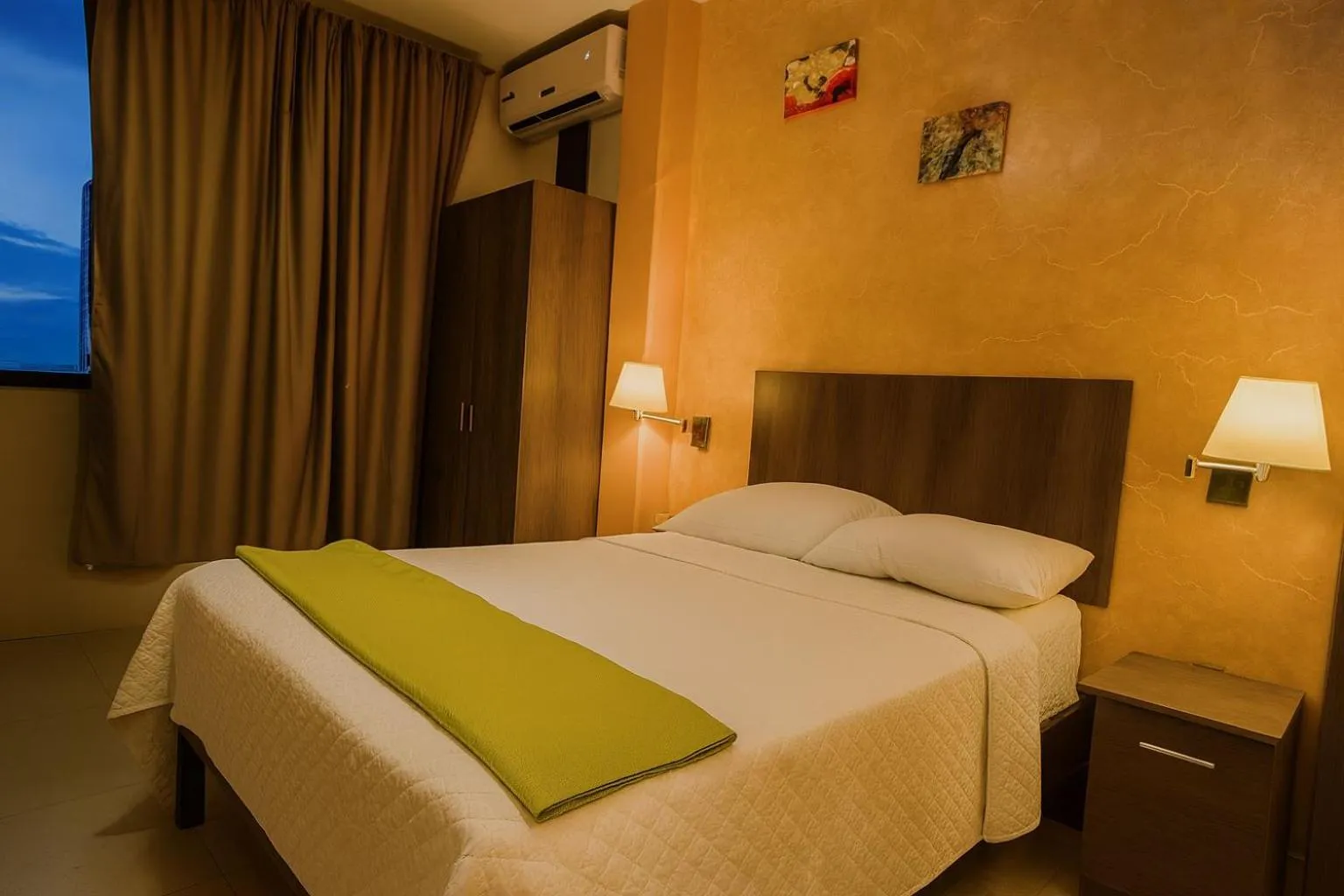 Photo of the whole room, Bed in HOTEL MANTA BEACH MADRIGAL