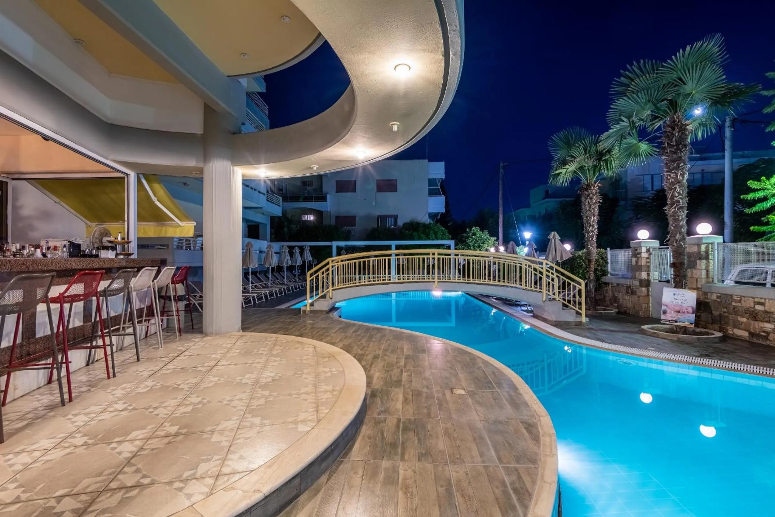 Swimming pool in Angela