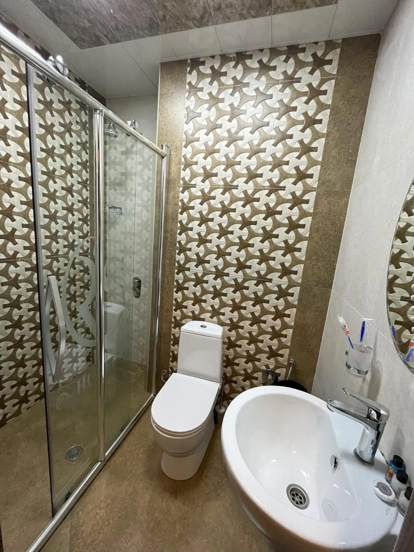 Shower in Royal Sapphire Baku
