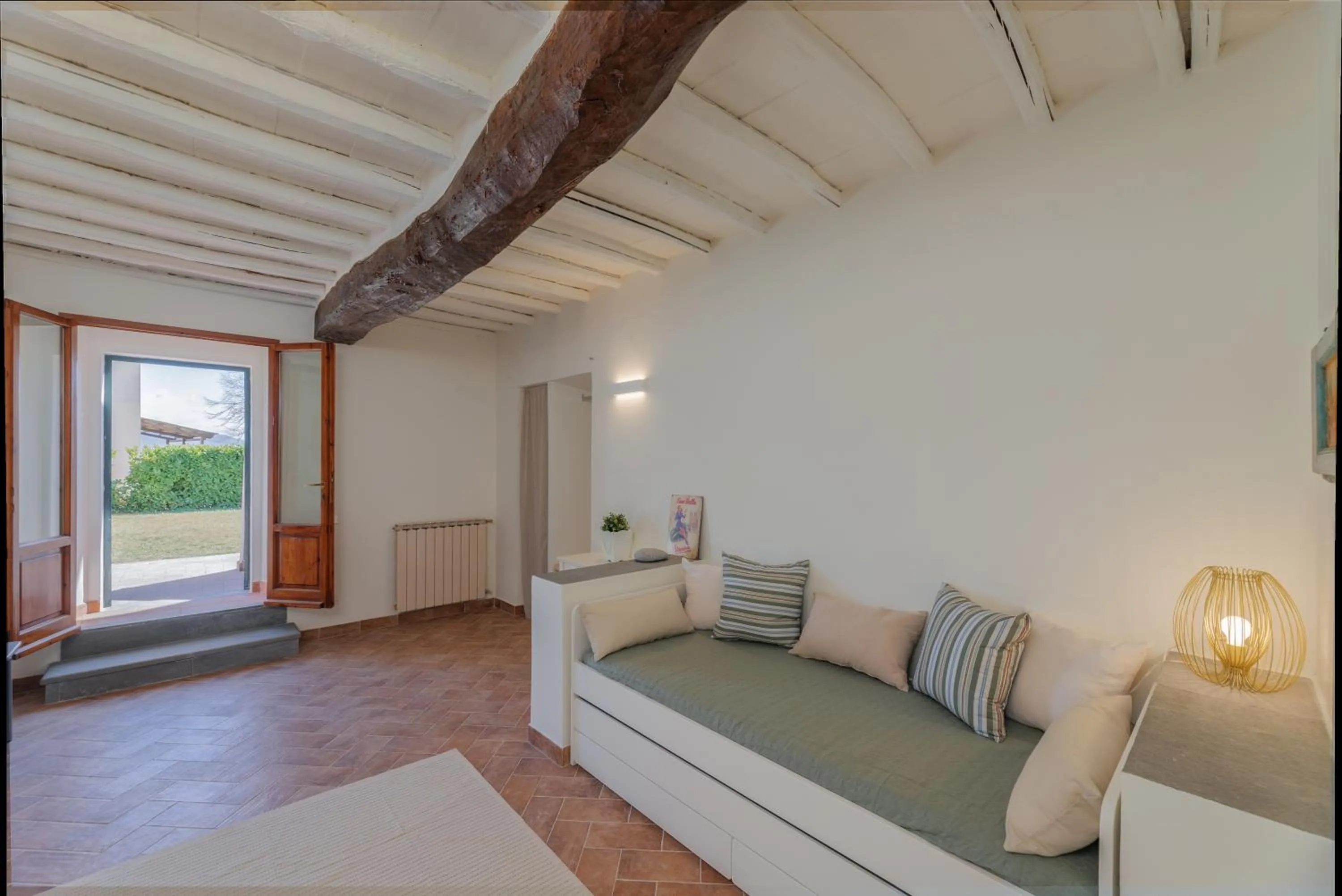 Bed in Fattoria Pagnana Suites & Pool