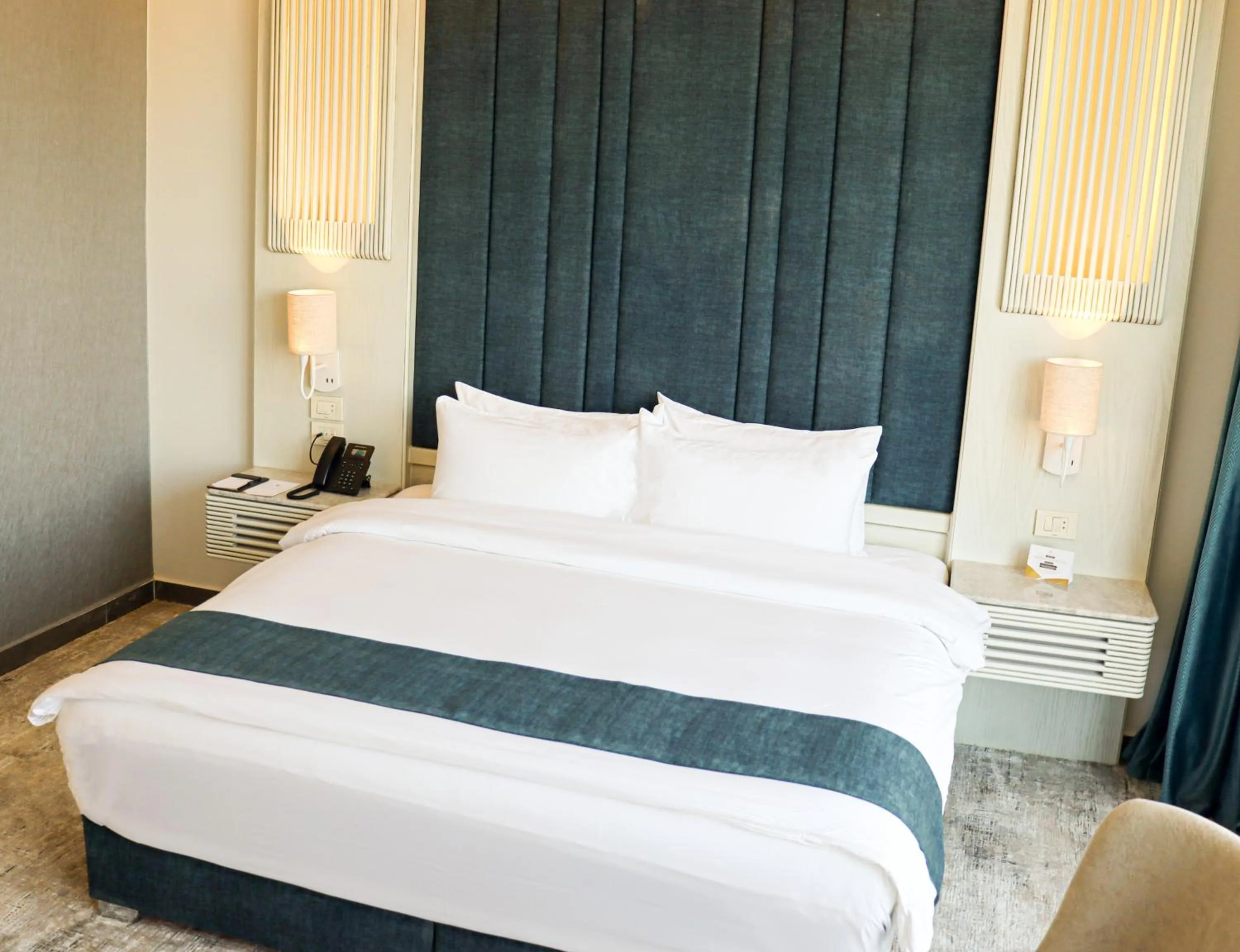 Bedroom, Bed in Rival Hotel Amman