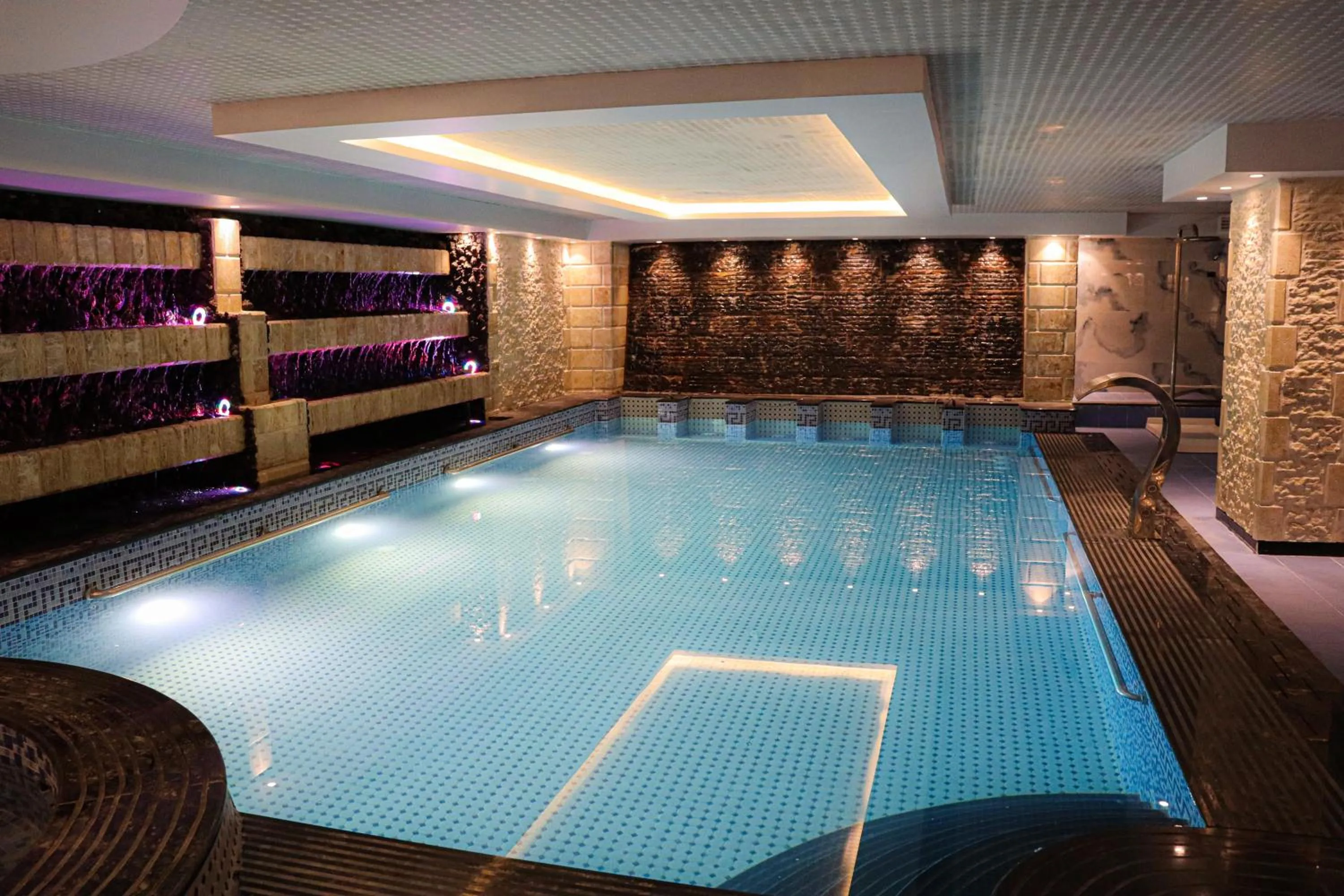 Swimming pool in Rival Hotel Amman