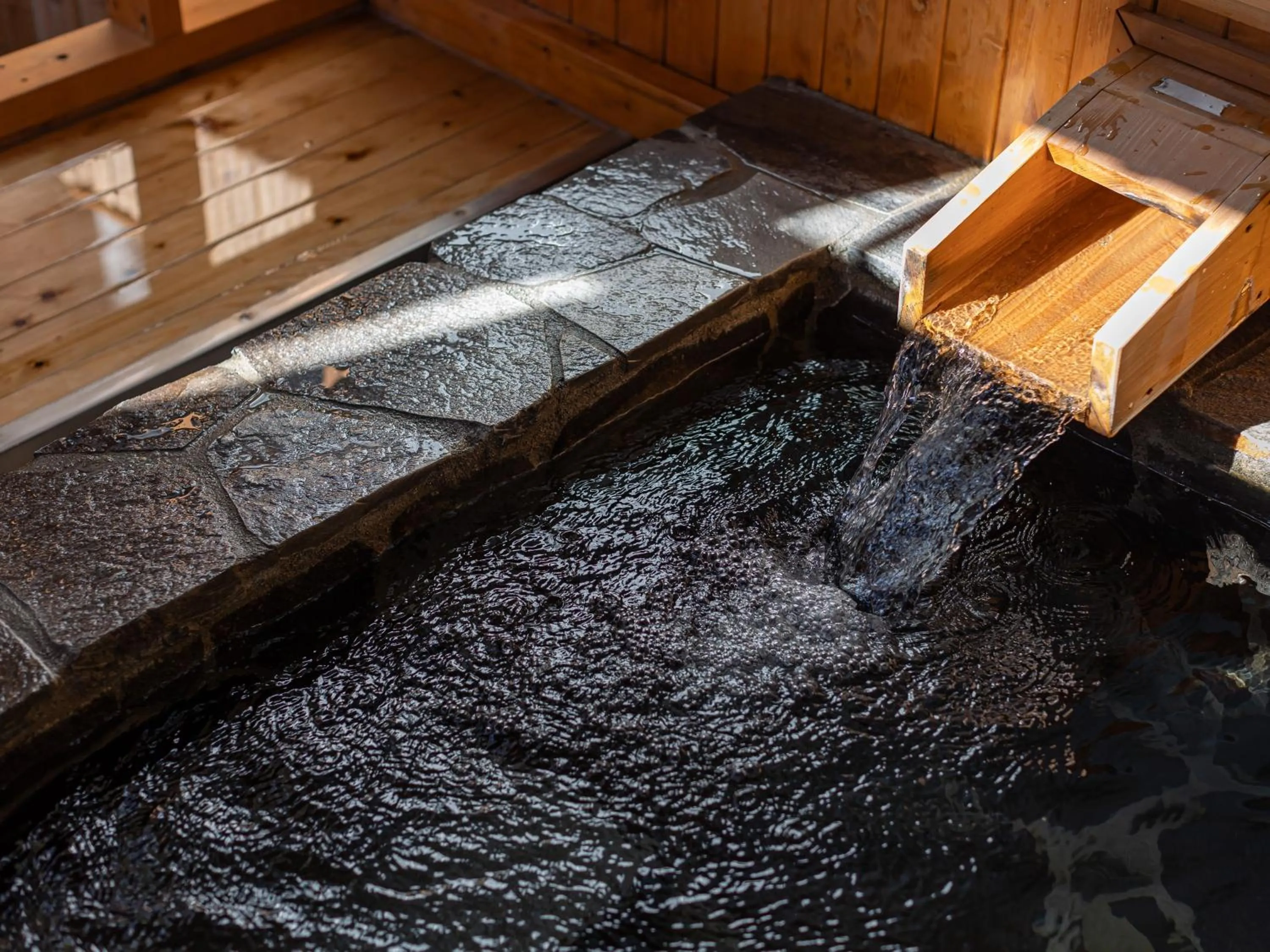 Hot Spring Bath in Kamenoi Hotel Tsukubasan