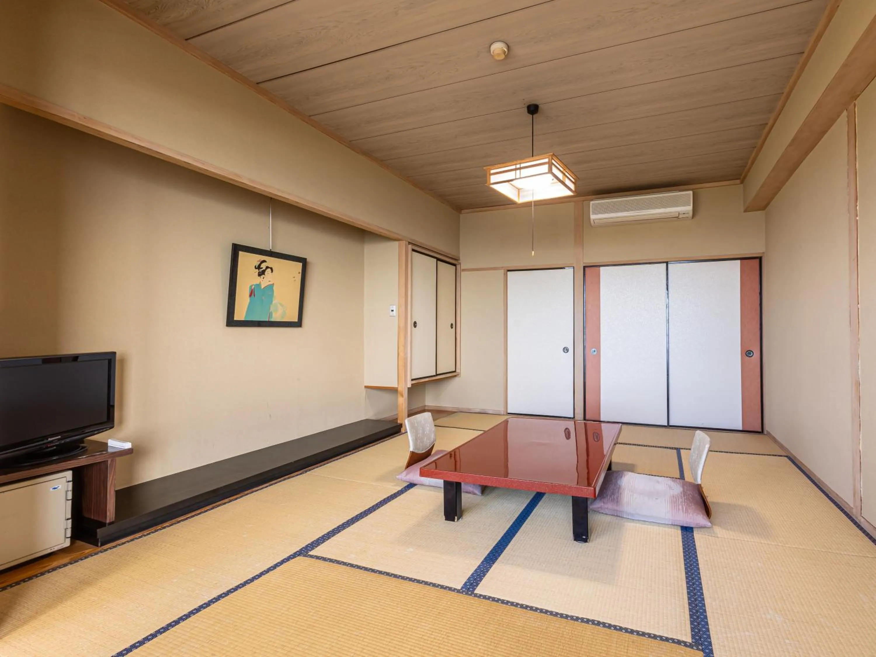 Photo of the whole room in Kamenoi Hotel Tsukubasan