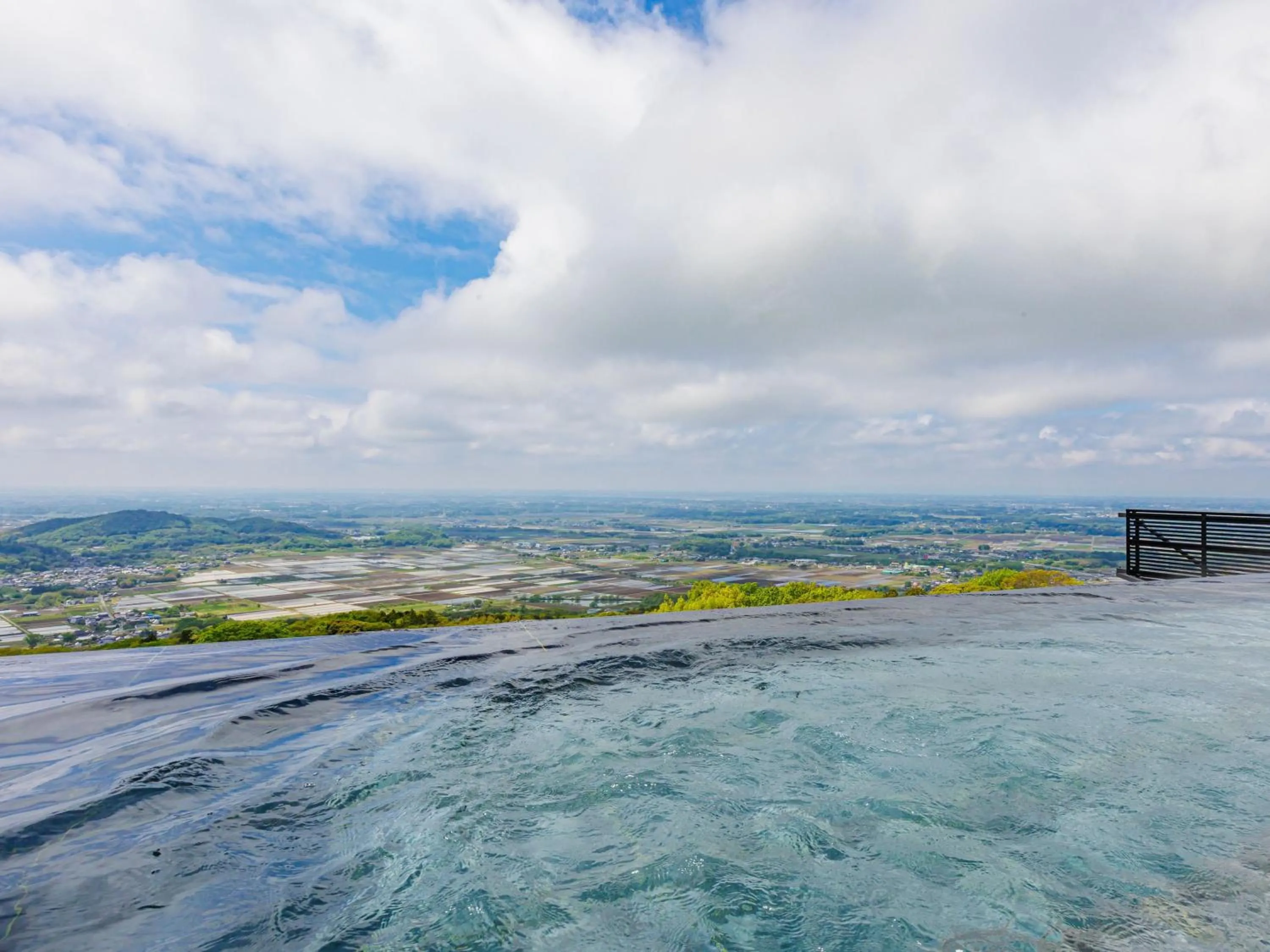 Open Air Bath in Kamenoi Hotel Tsukubasan