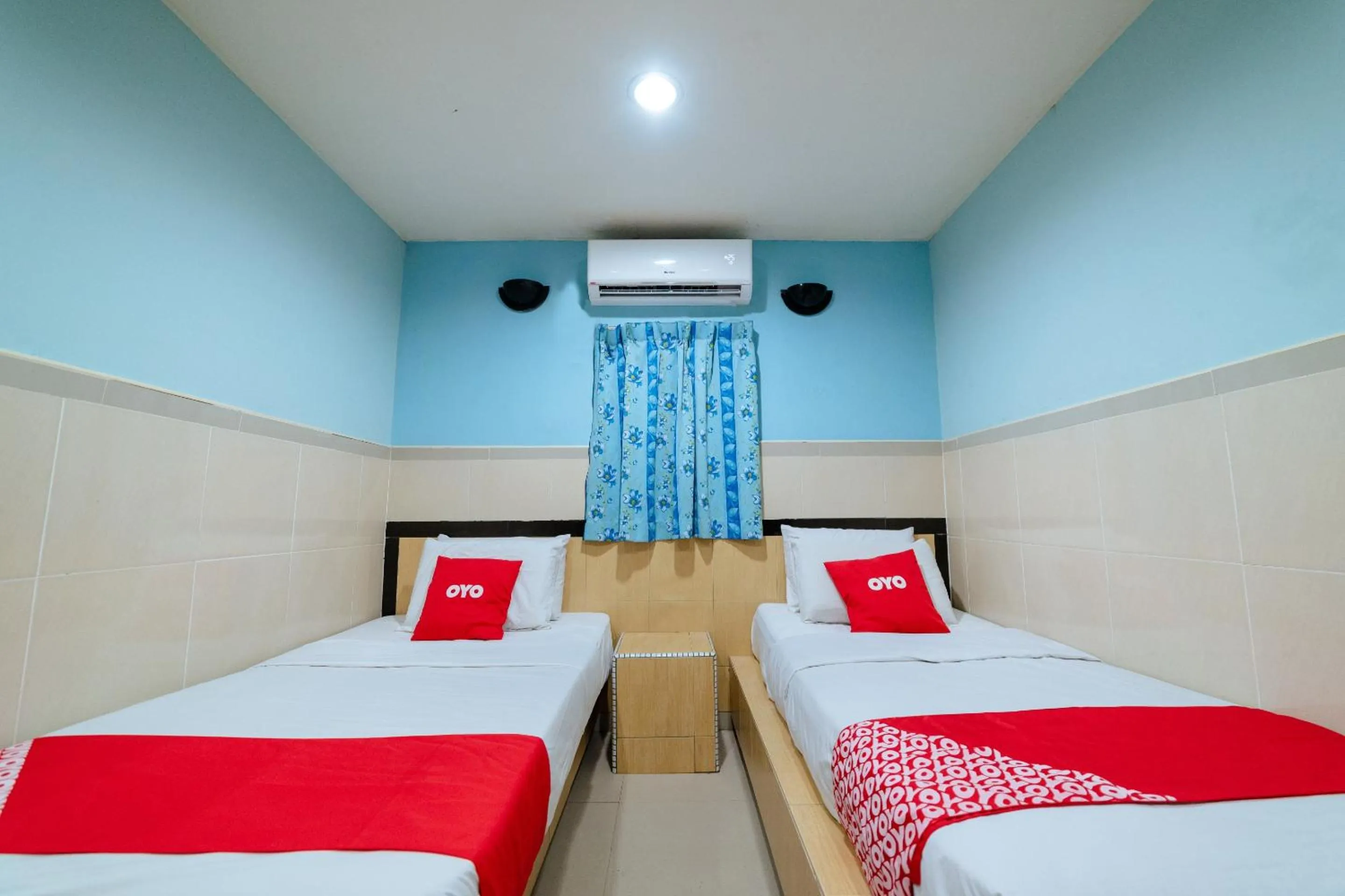 Bedroom, Bed in Hotel O Milion Inn