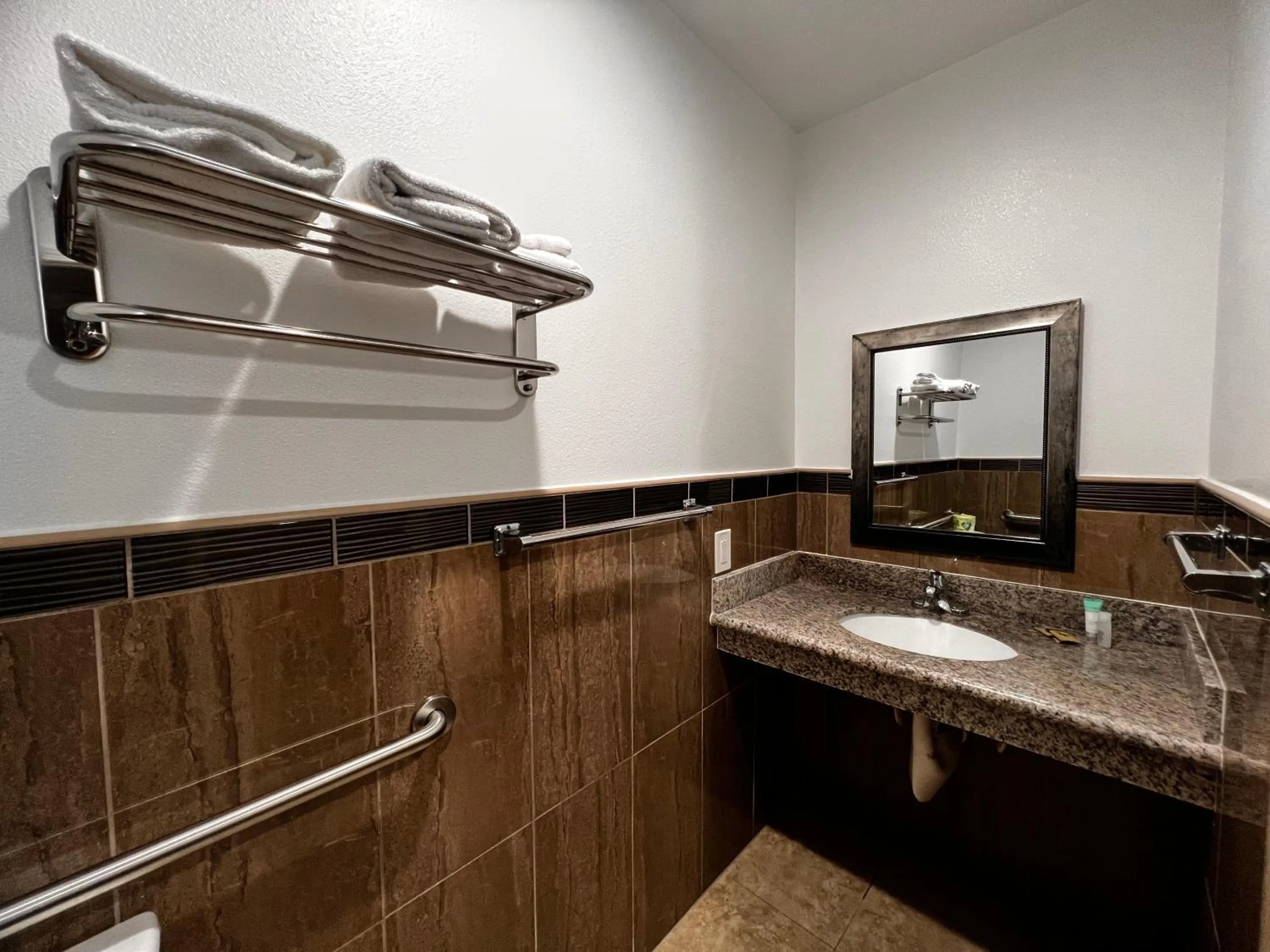 Toilet in The Patio Motel - Los Angeles, LAX