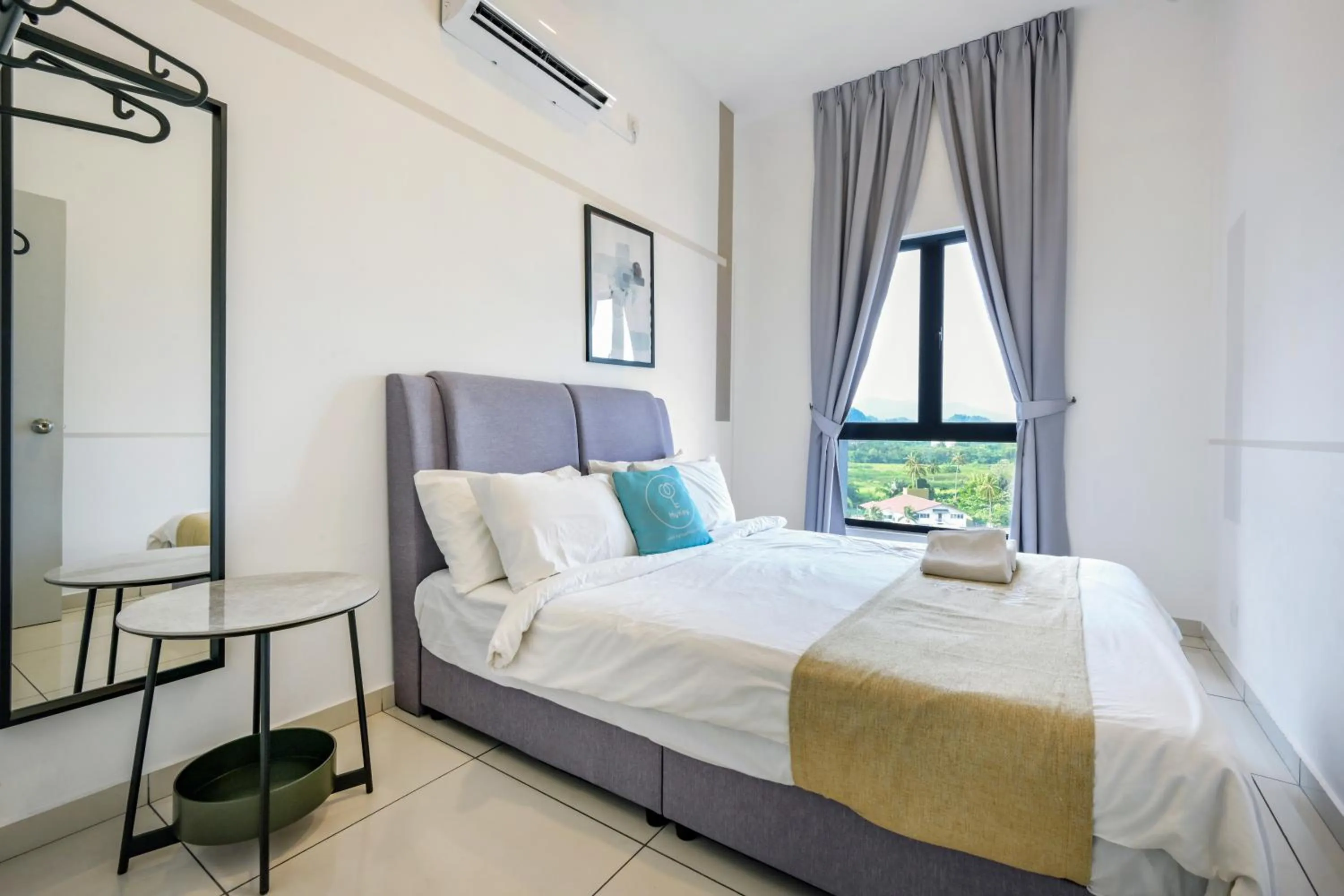 Bed in The Horizon by MyKey