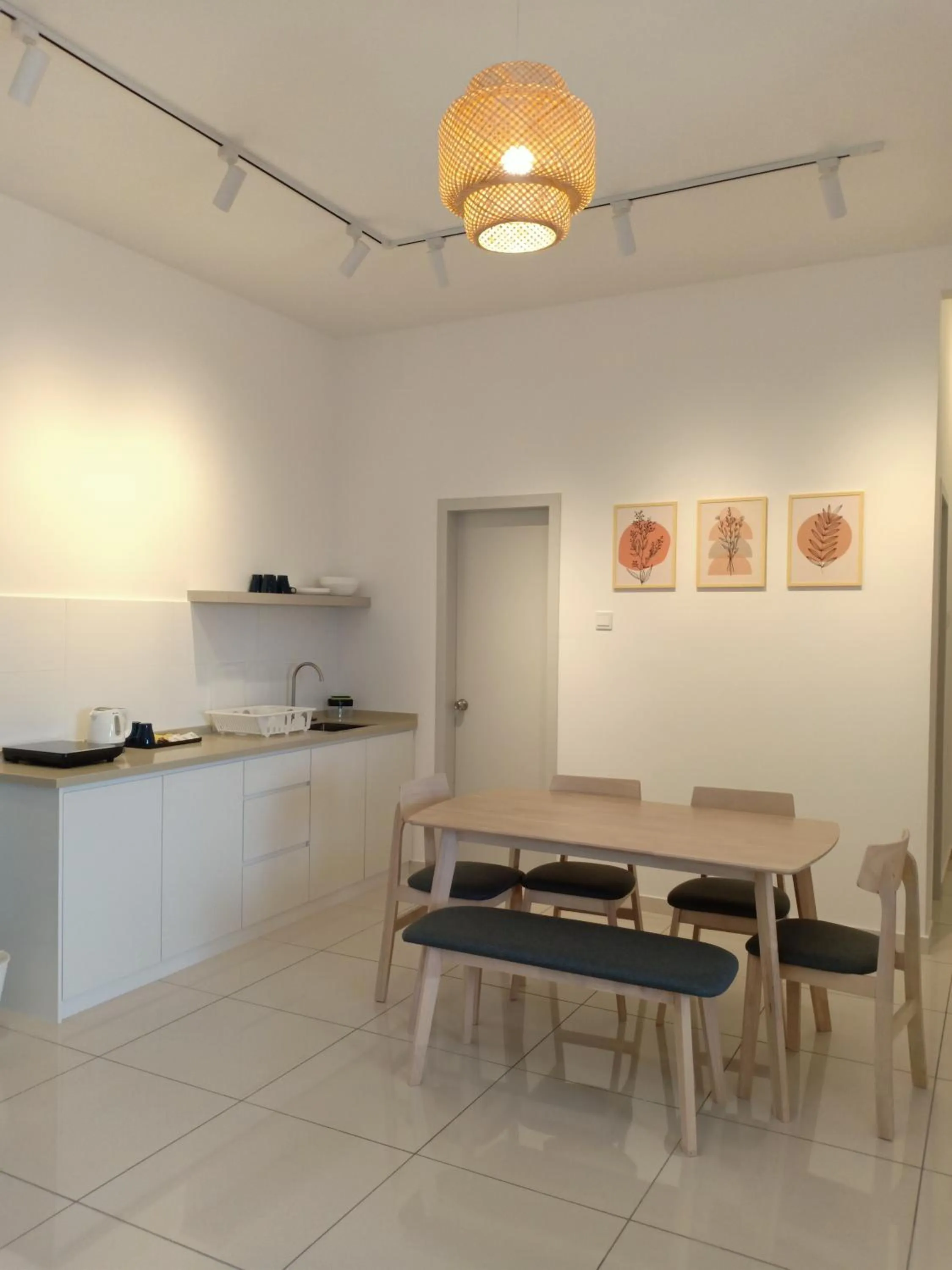 Dining area in The Horizon by MyKey