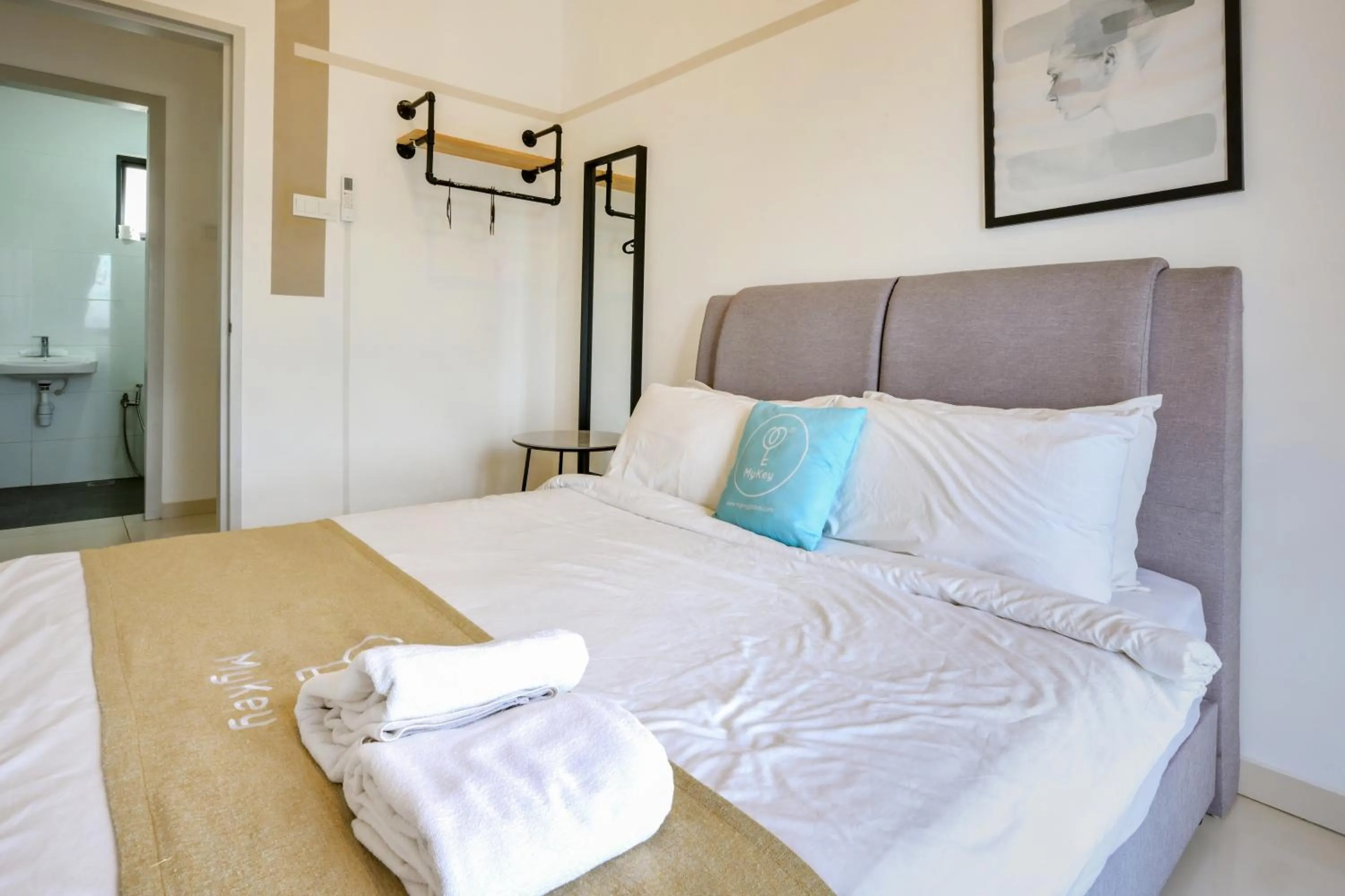 Bed in The Horizon by MyKey