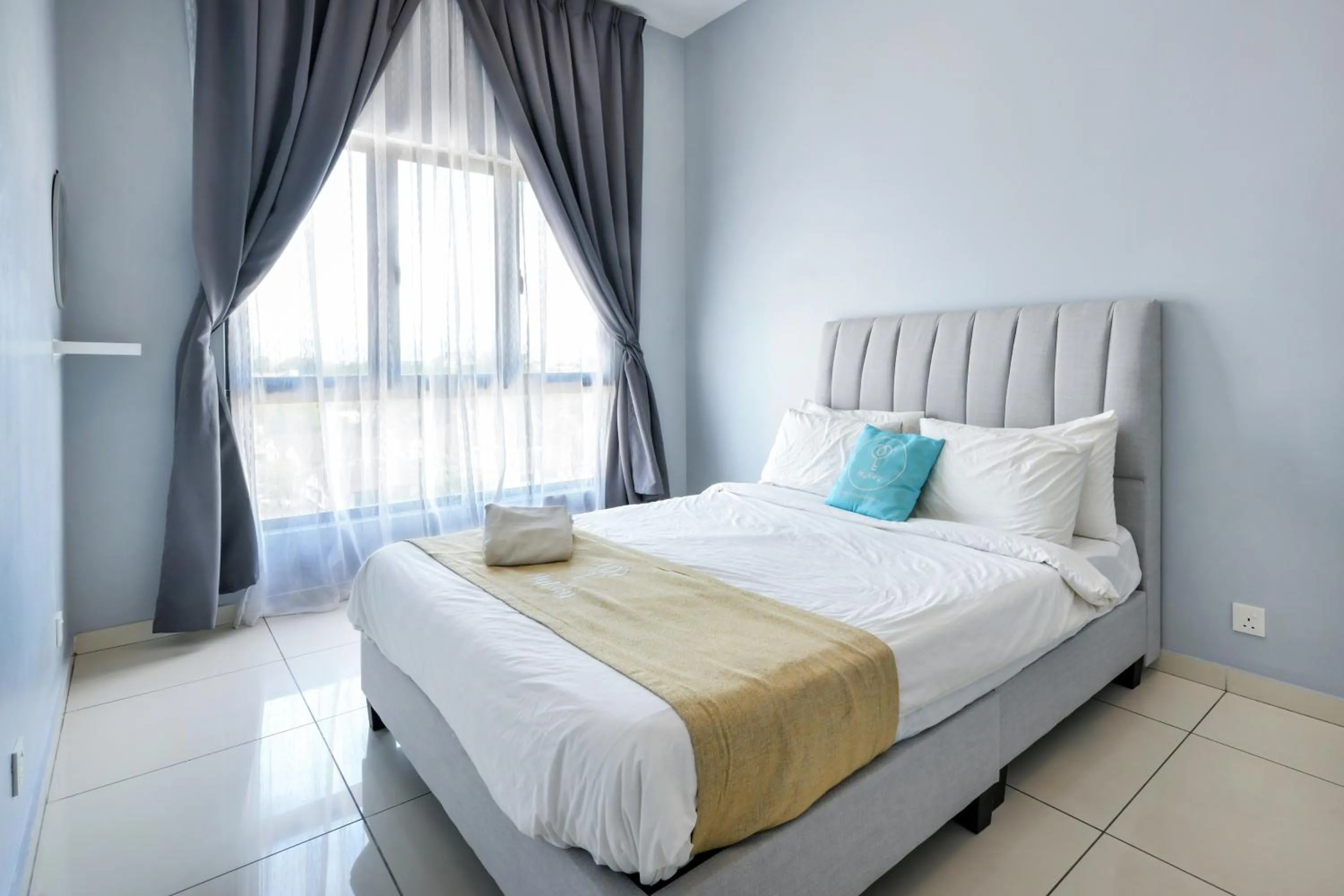 Bed in The Horizon by MyKey