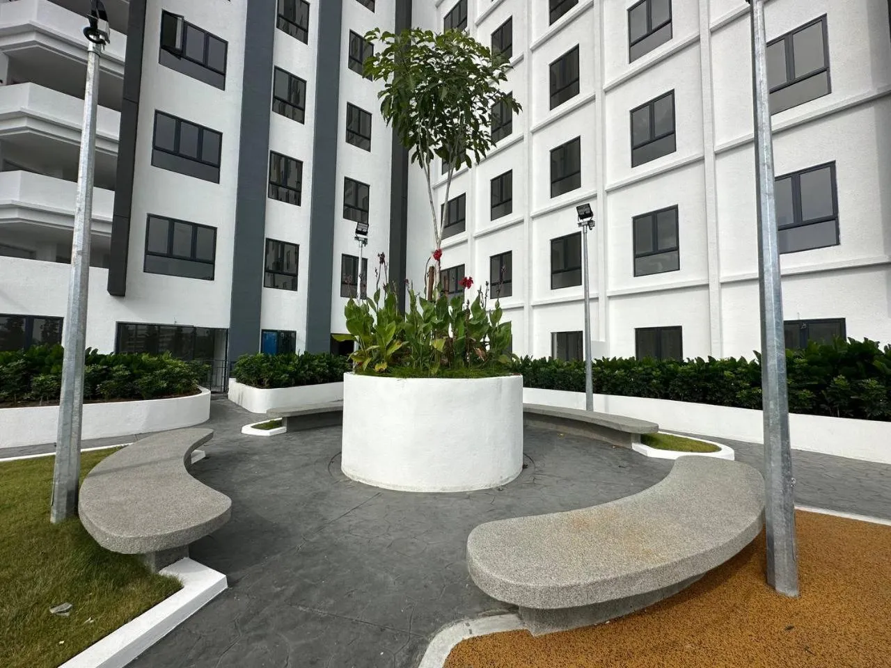 Garden view in The Horizon by MyKey