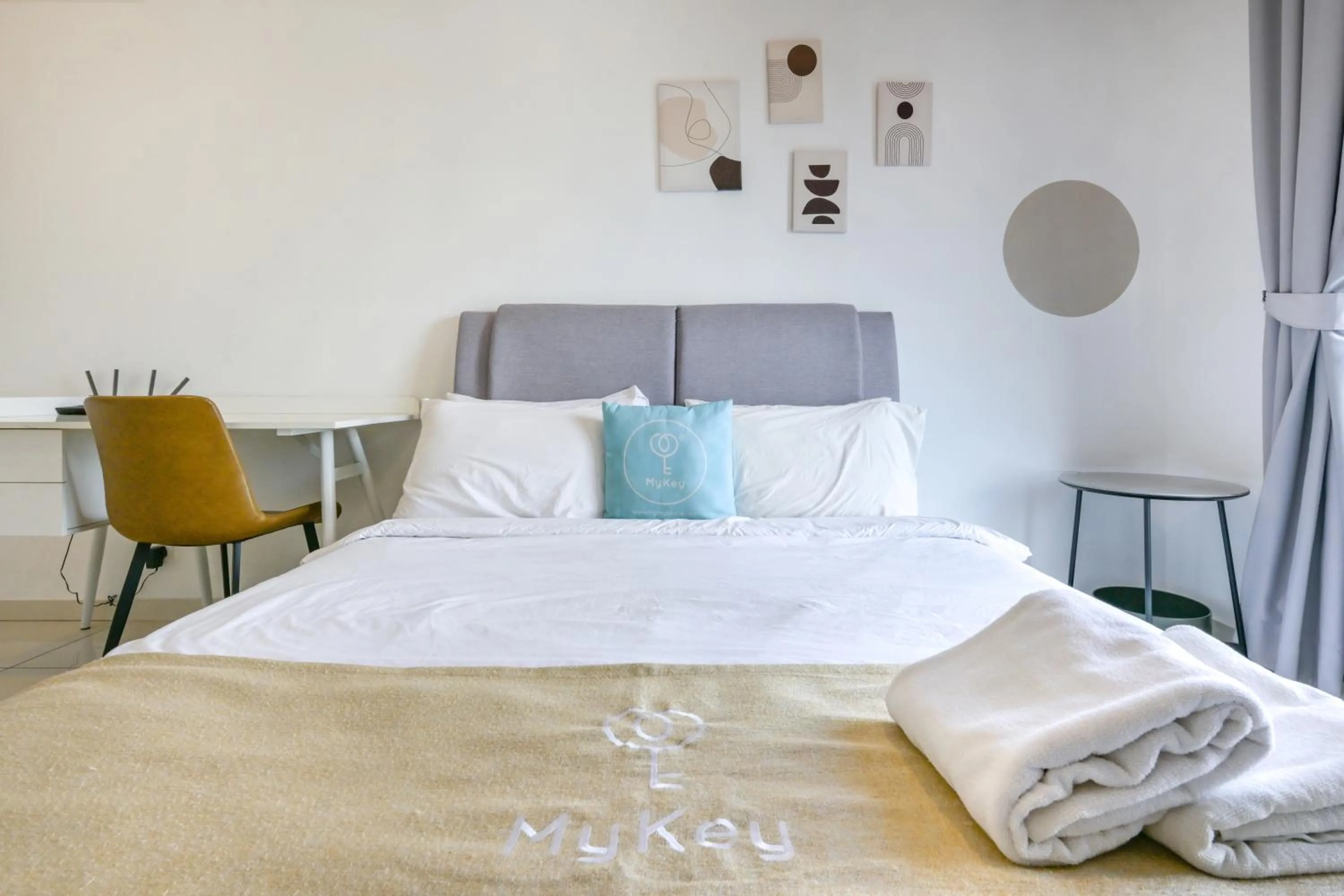 Bed in The Horizon by MyKey