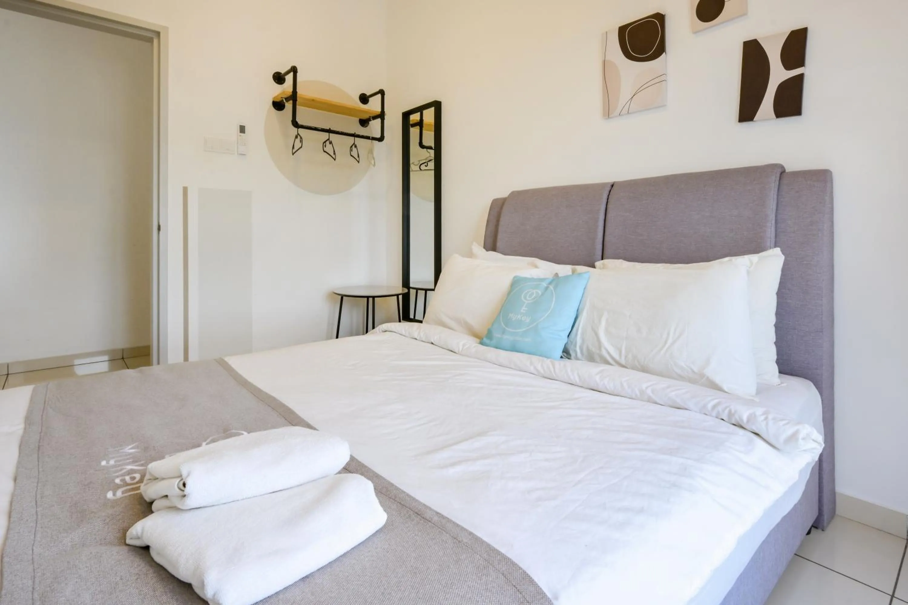 Bed in The Horizon by MyKey