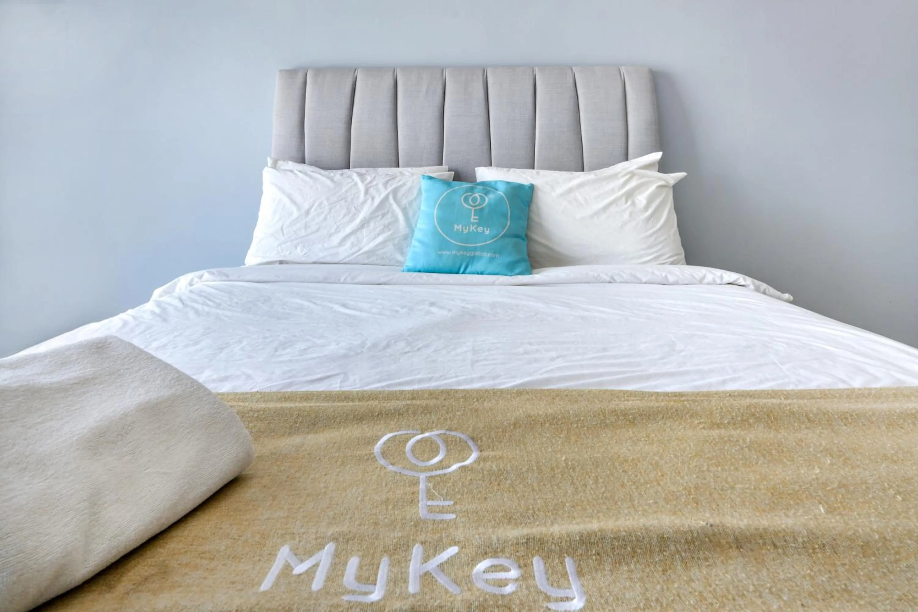 Bed in The Horizon by MyKey