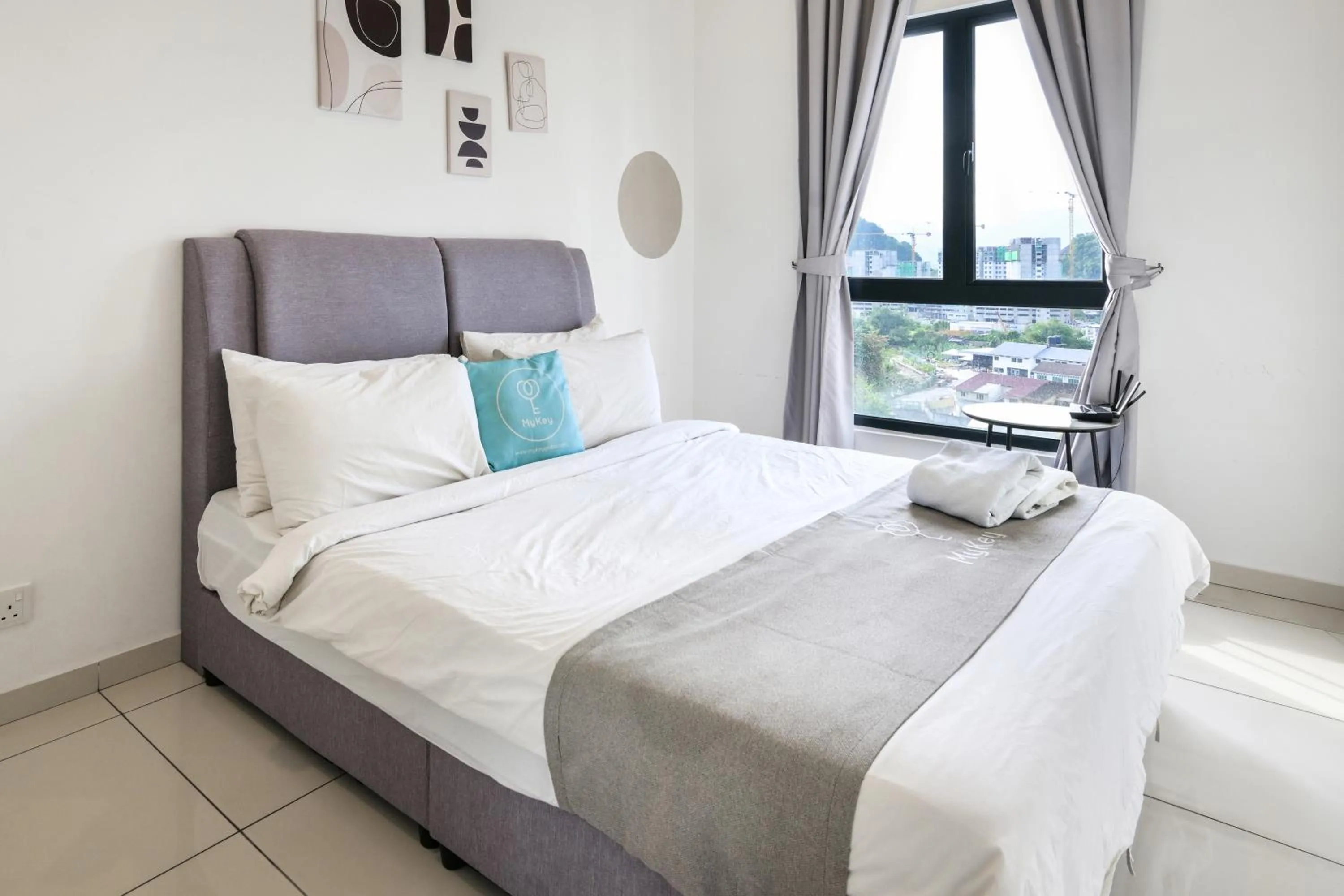 Bed in The Horizon by MyKey