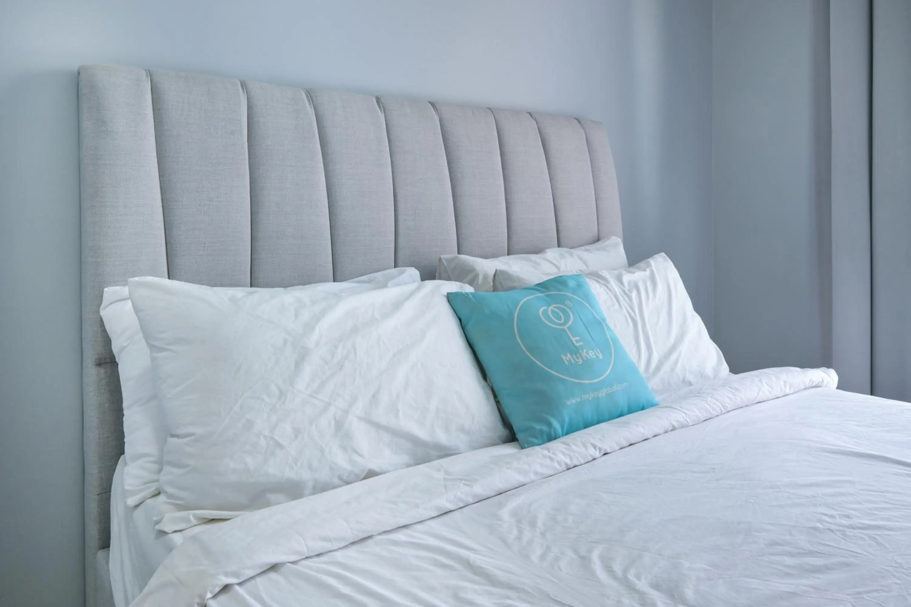 Bed in The Horizon by MyKey