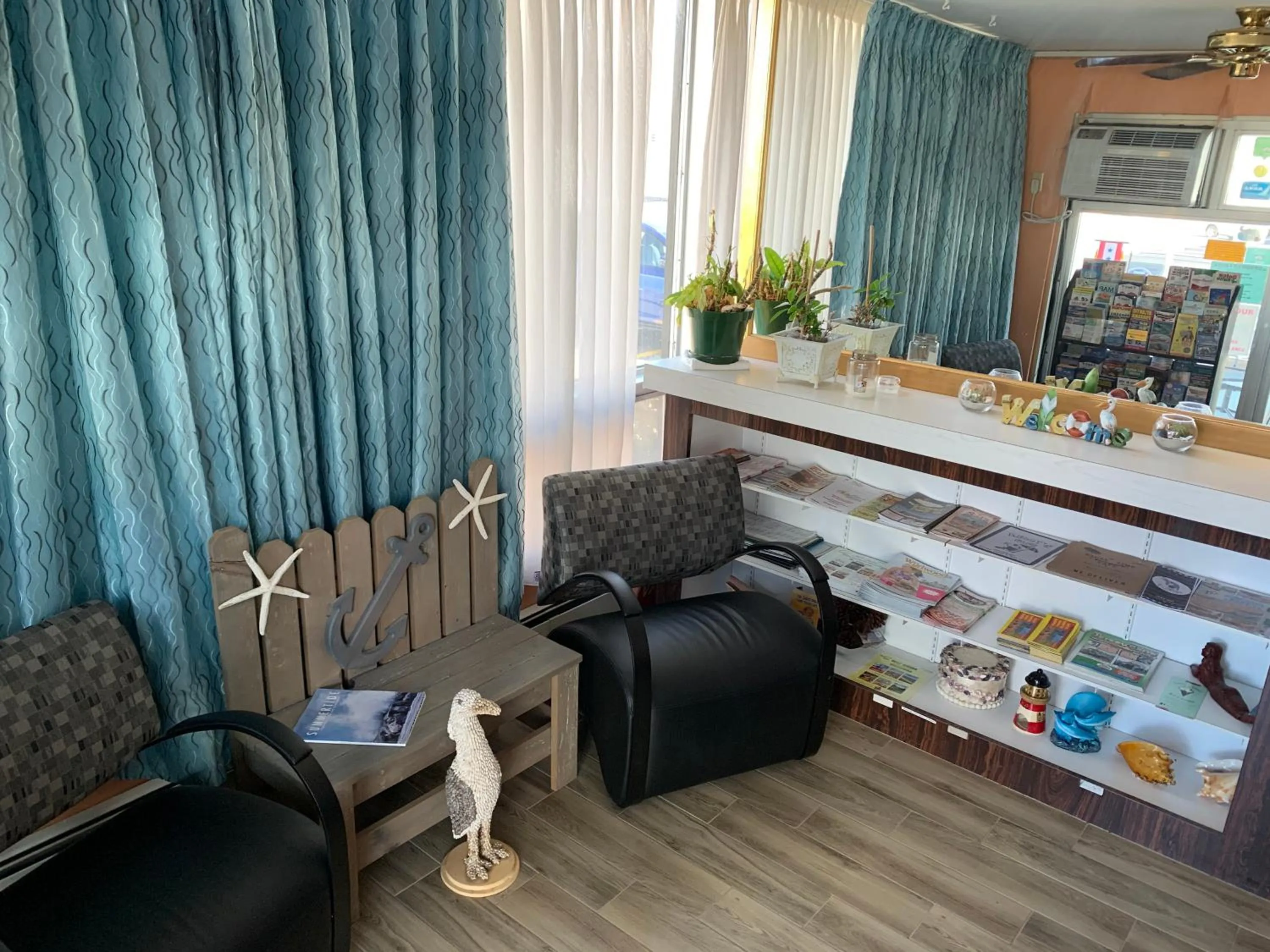 Lobby or reception in Le Voyageur