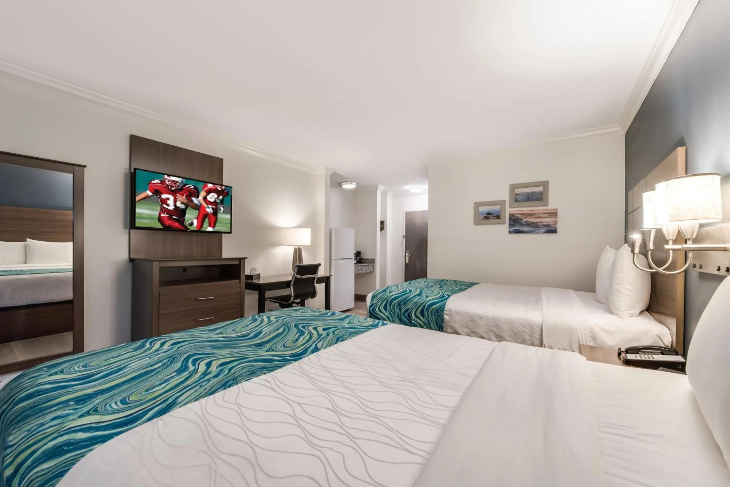 Photo of the whole room in Le Voyageur