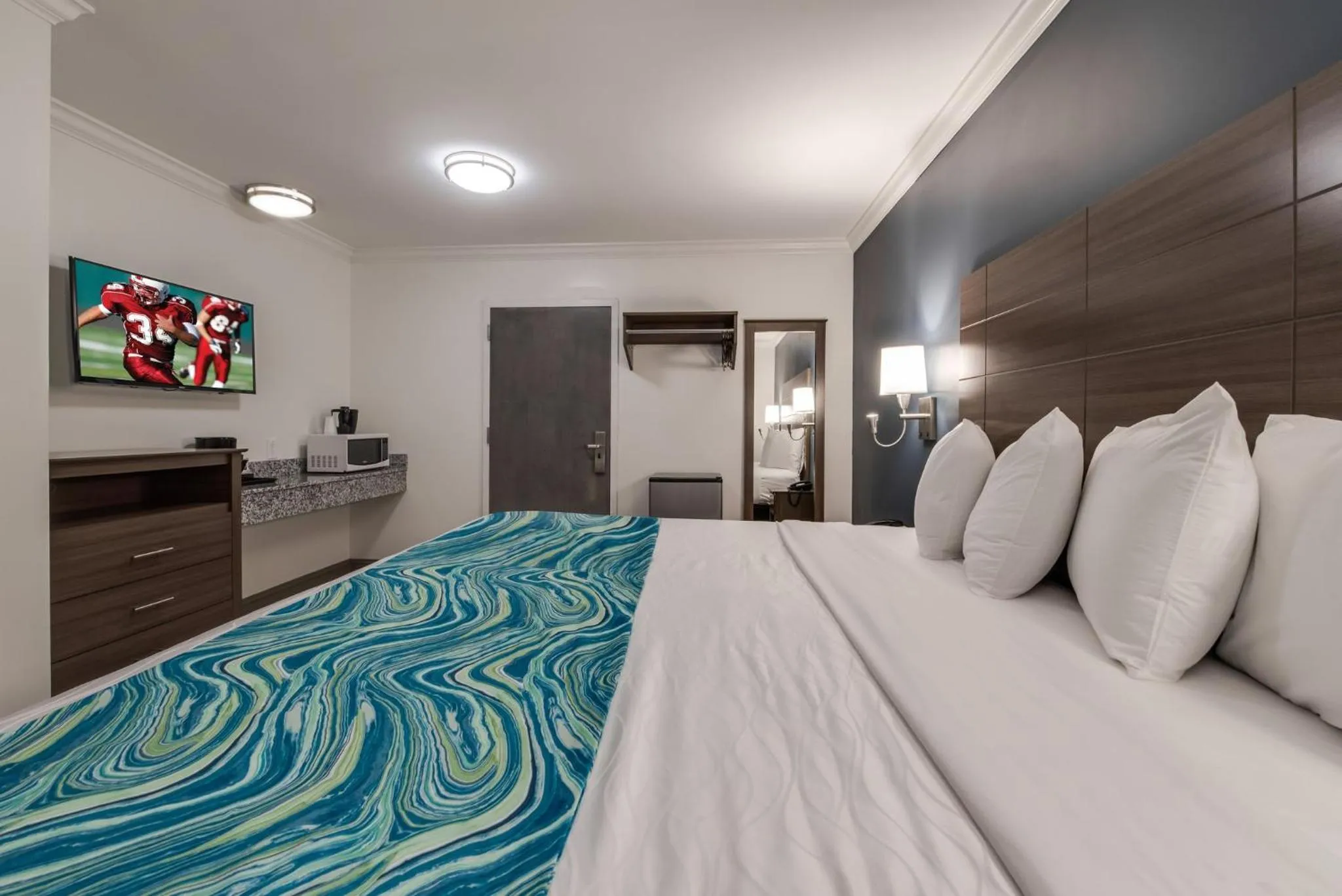 Photo of the whole room in Le Voyageur