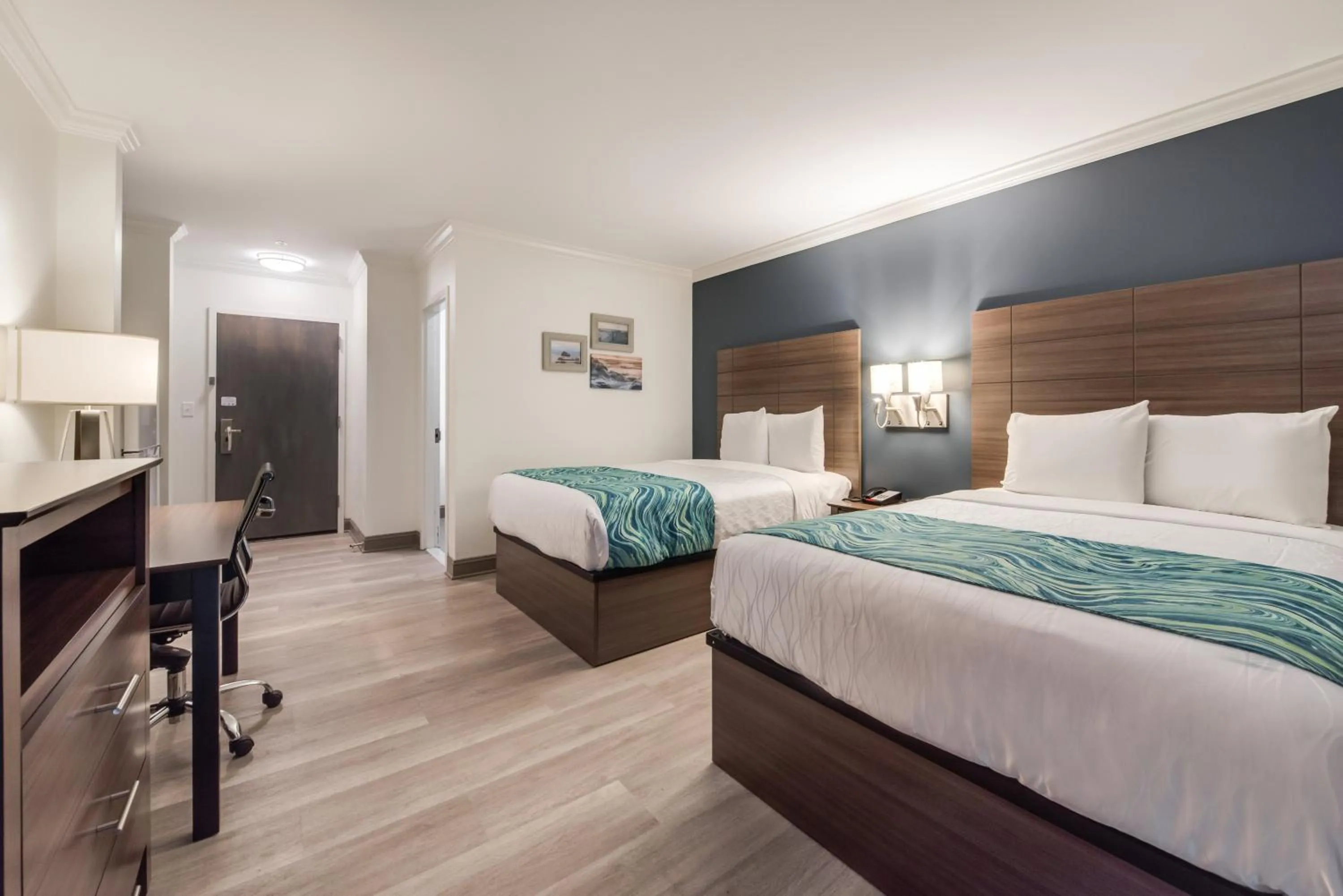 Photo of the whole room in Le Voyageur