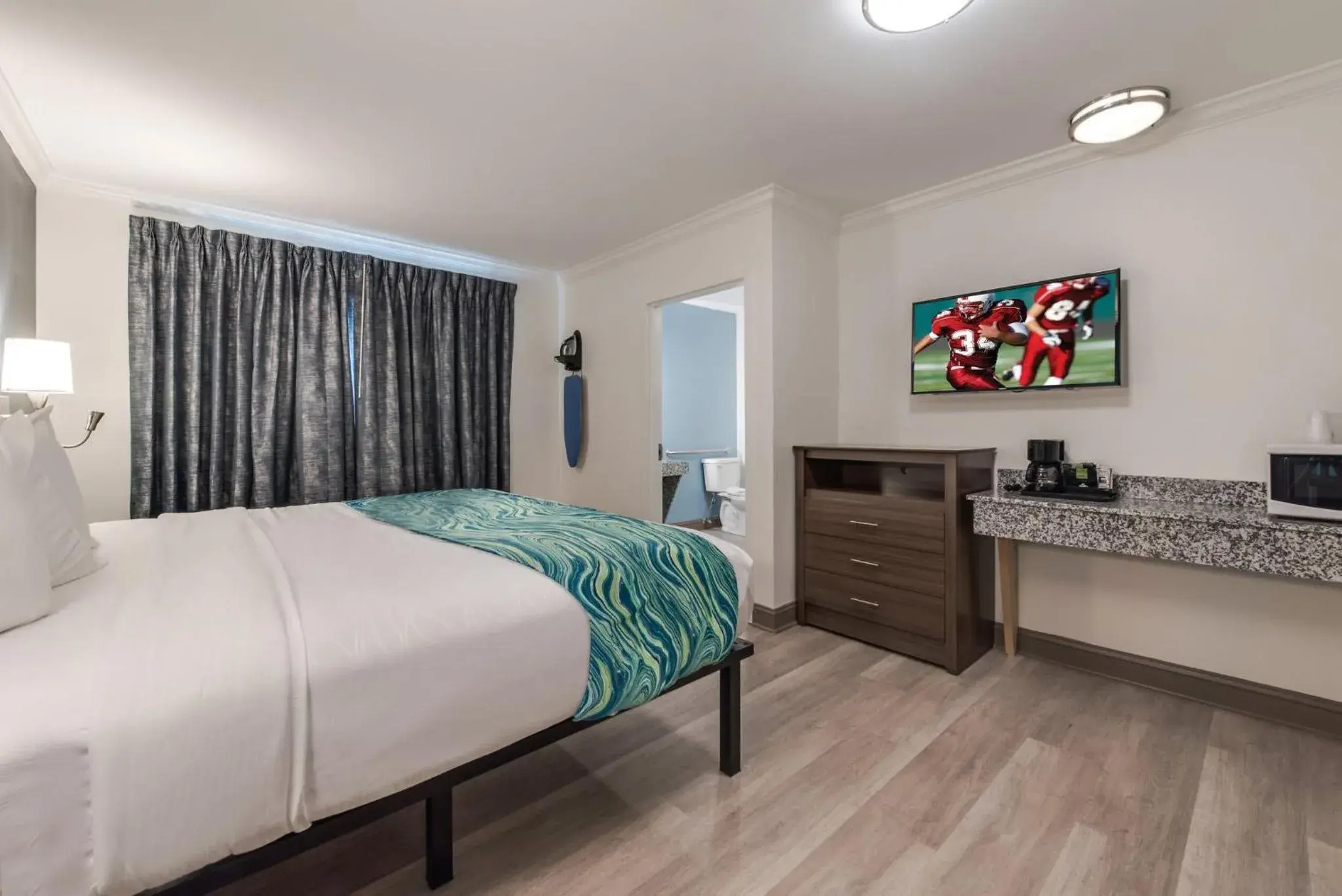 Deluxe King Room Disability Access Smoke Free in Le Voyageur - a Red Collection Hotel Deluxe King Room Disability Access Smoke Free in Le Voyageur - a Red Collection Hotel