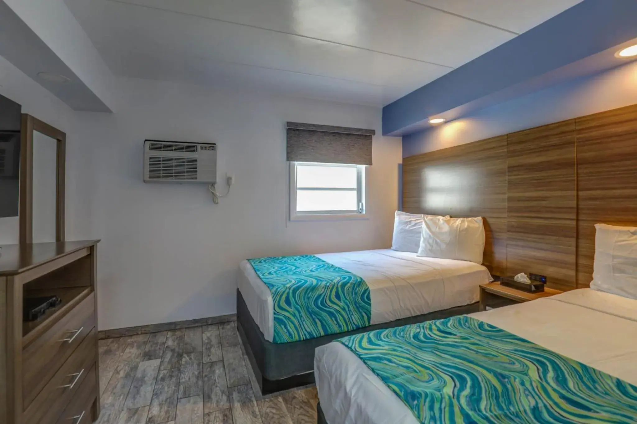 Efficiency Suite with One Full, One Twin Bed with Kitchenette Smoke Free in Le Voyageur Efficiency Suite with One Full, One Twin Bed with Kitchenette Smoke Free in Le Voyageur