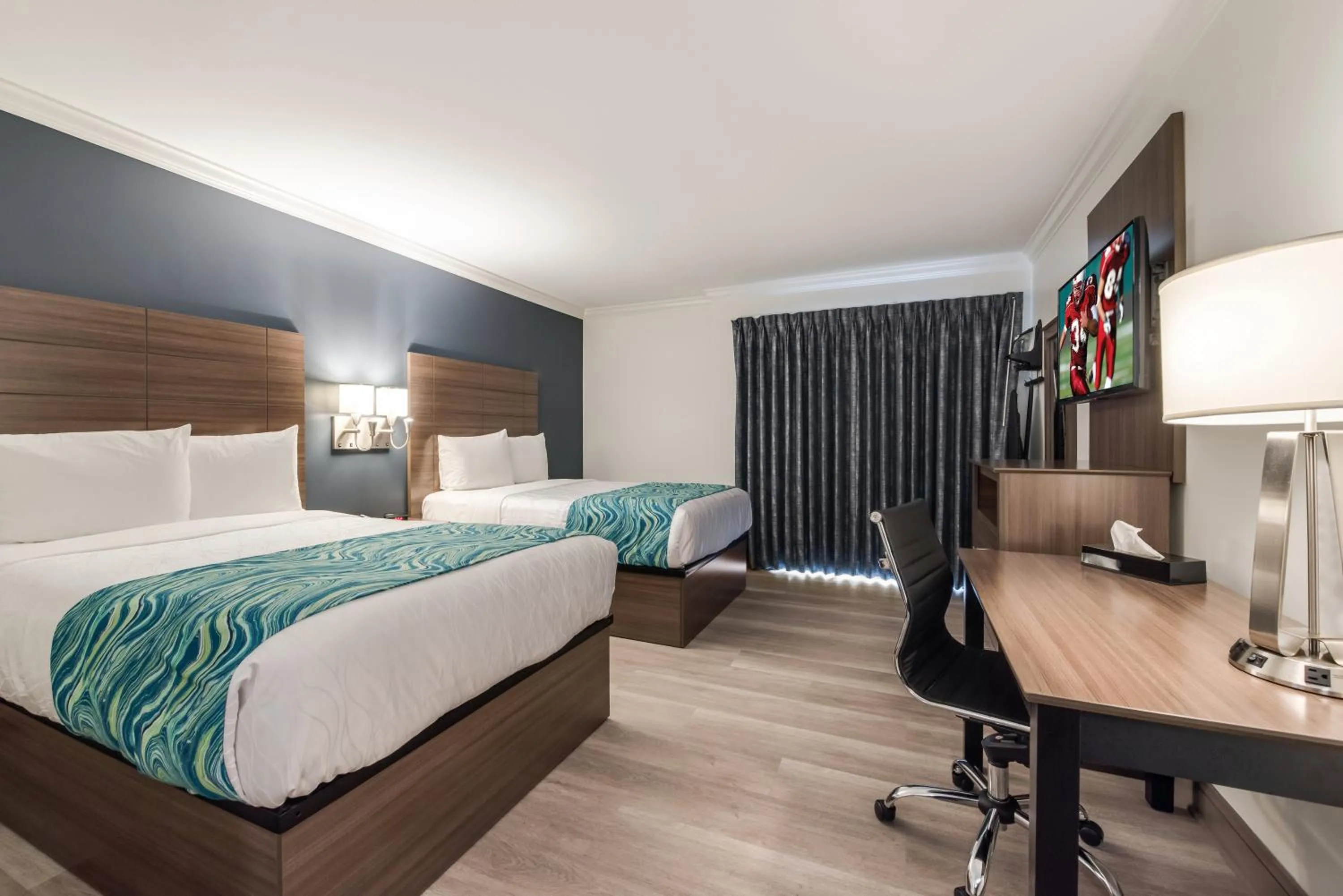 Photo of the whole room in Le Voyageur