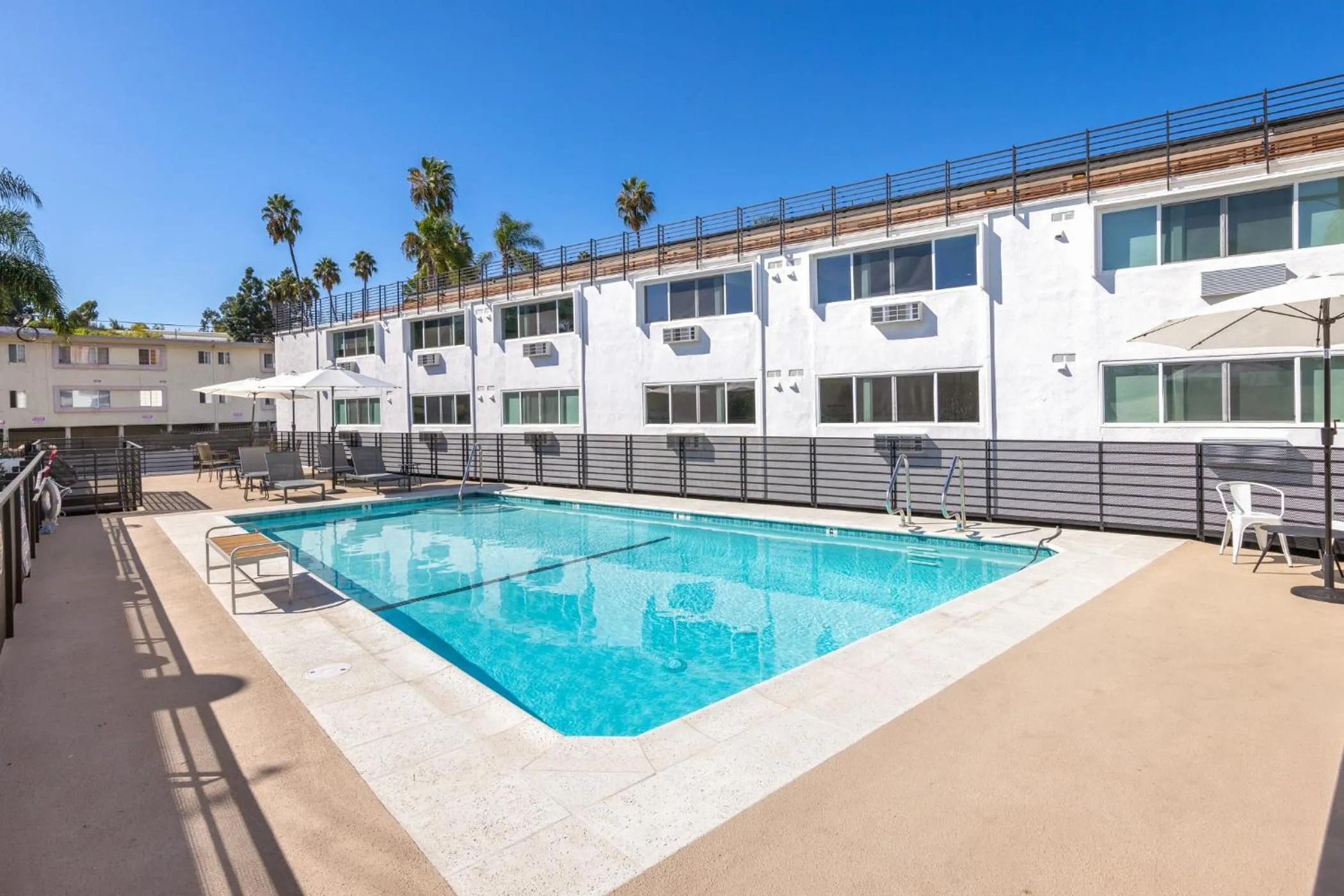 Swimming pool in Fenix Hotel Hollywood