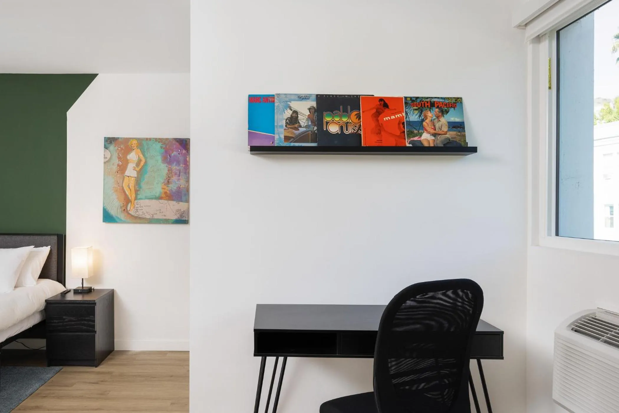 hair dresser in Fenix Hotel Hollywood