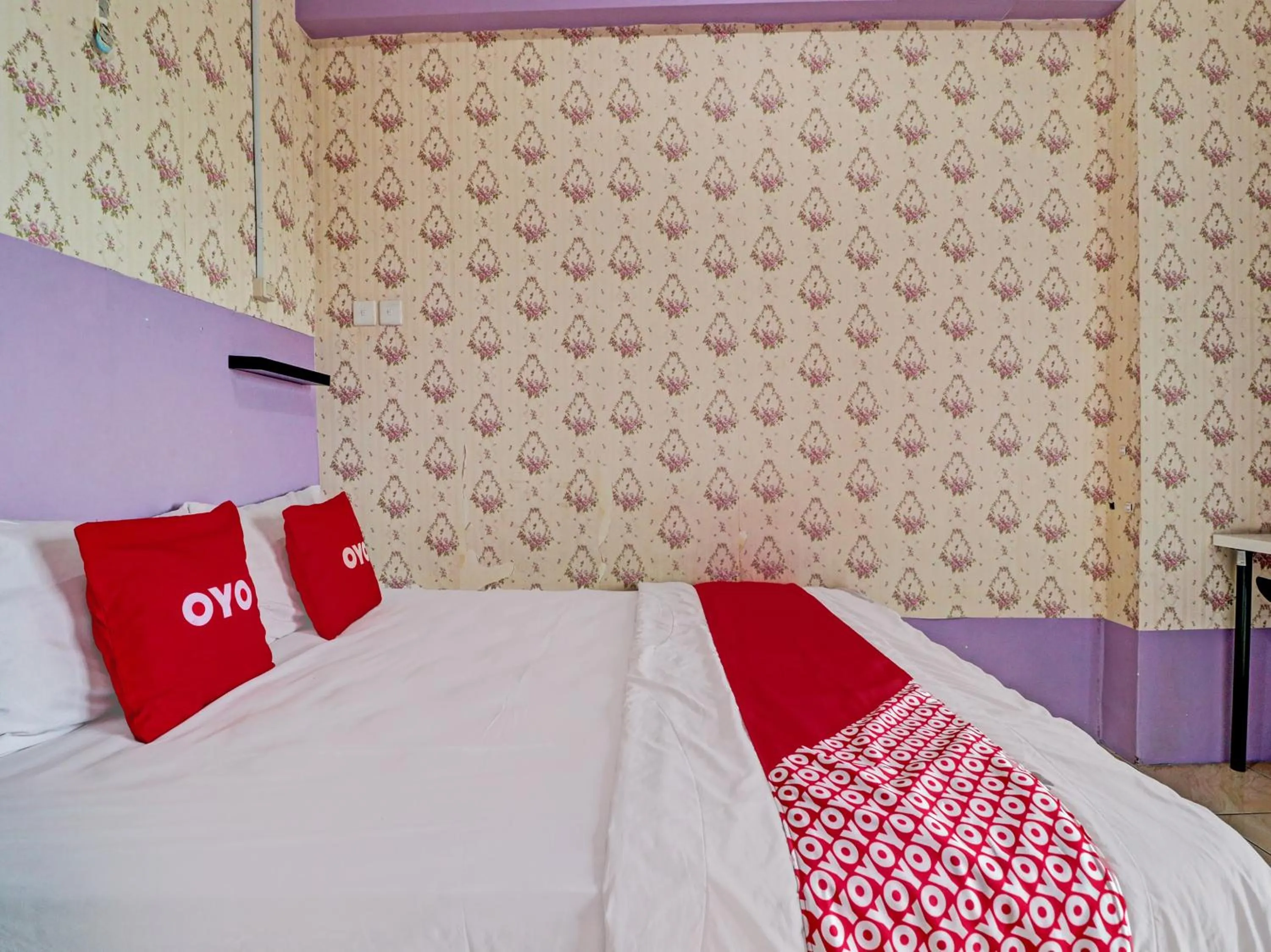 Bedroom, Bed in OYO Life 92735 Apartemen Tamansari Panoramic By Santuy