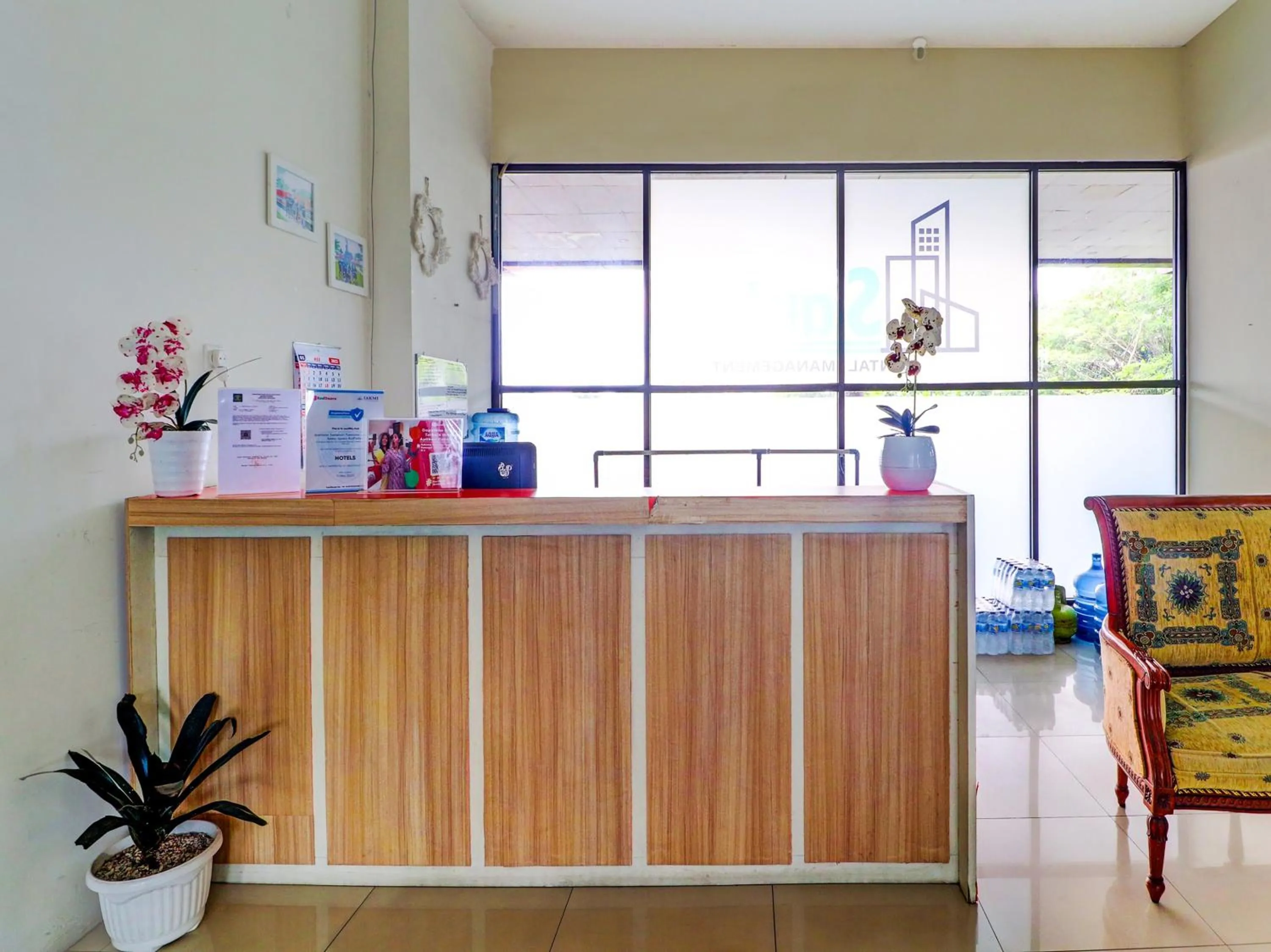 Lobby or reception in OYO Life 92735 Apartemen Tamansari Panoramic By Santuy