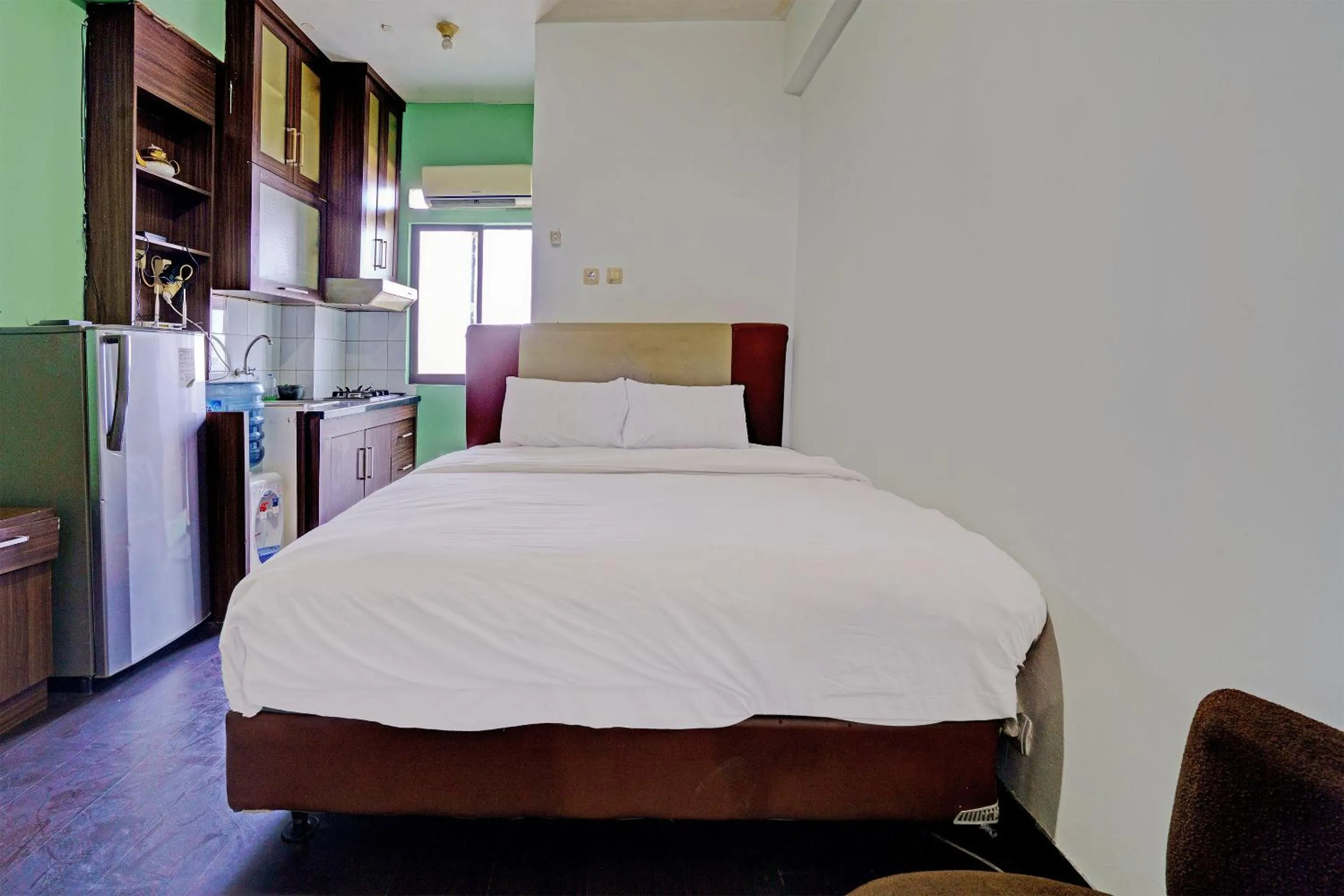 Bedroom, Bed in OYO Life 92949 Apartemen Gateway Cicadas By Qq Rent